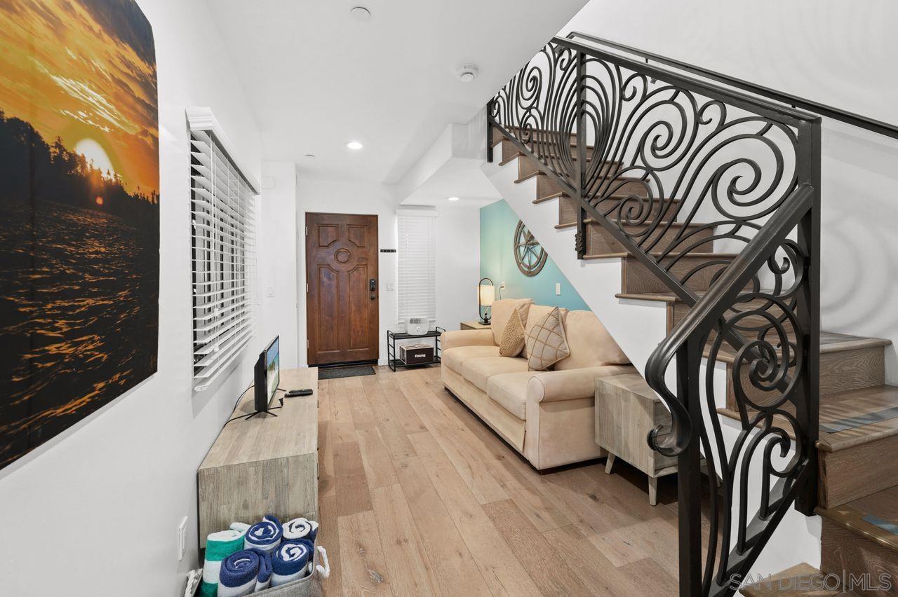 Detail Gallery Image 17 of 60 For 6639  La Jolla Blvd, La Jolla,  CA 92037 - 3 Beds | 2/2 Baths