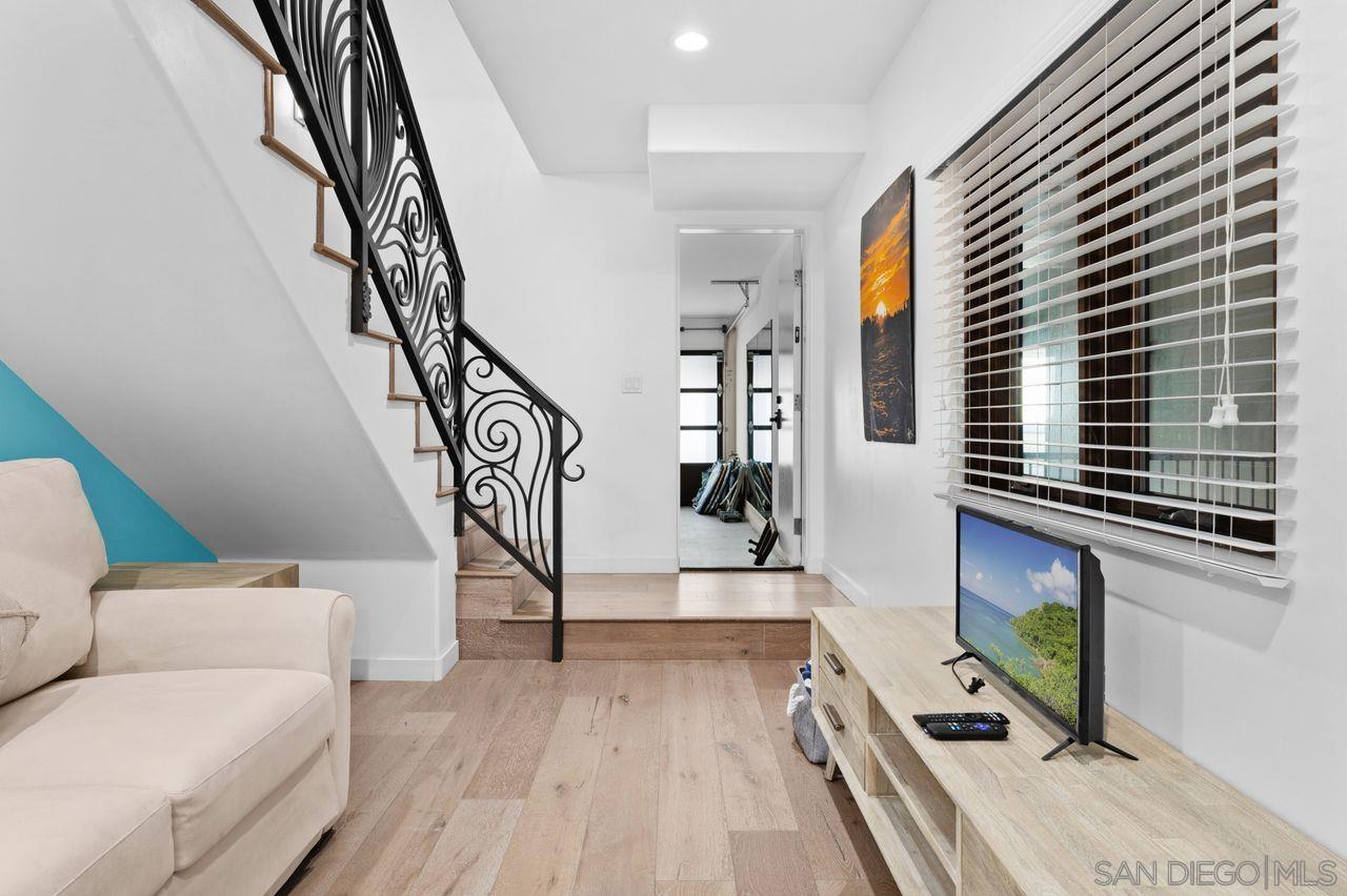 Detail Gallery Image 18 of 60 For 6639  La Jolla Blvd, La Jolla,  CA 92037 - 3 Beds | 2/2 Baths