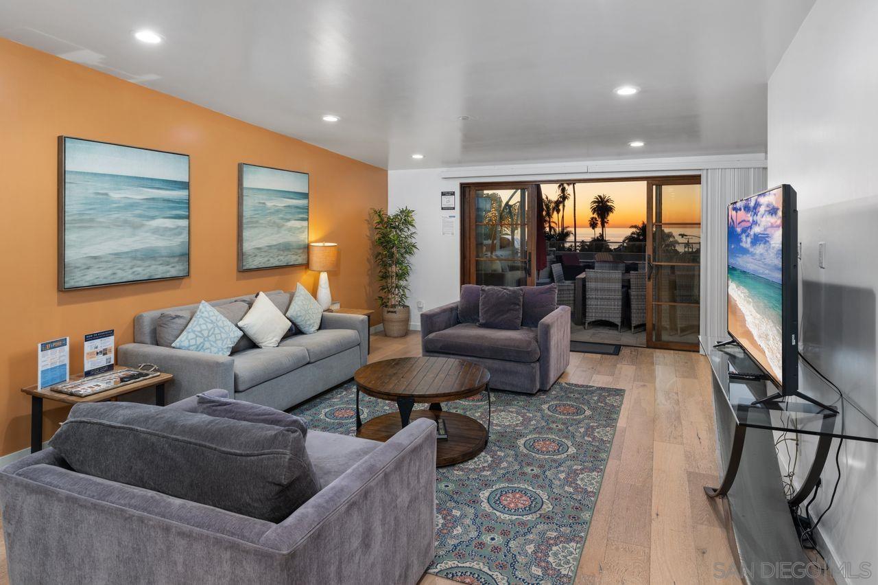 Detail Gallery Image 3 of 60 For 6639  La Jolla Blvd, La Jolla,  CA 92037 - 3 Beds | 2/2 Baths