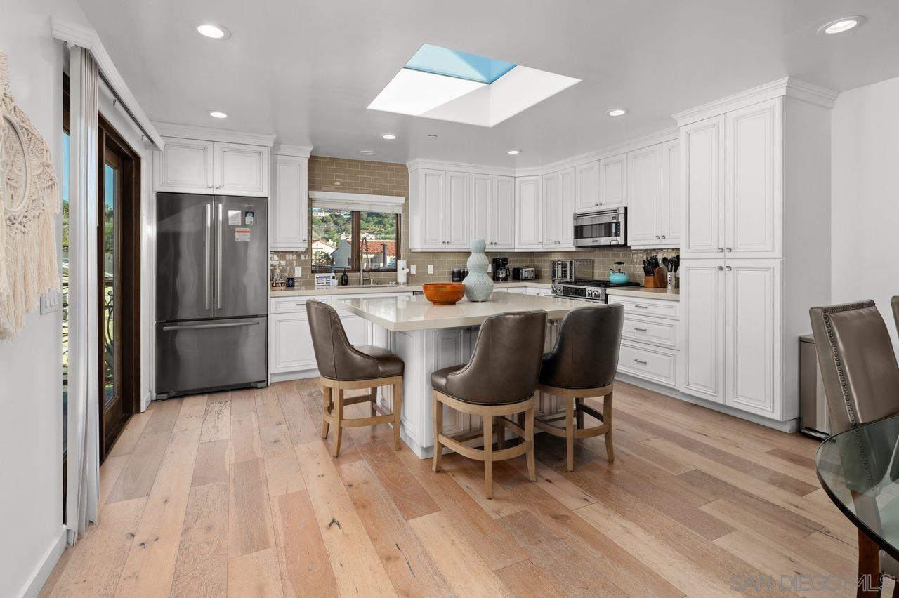 Detail Gallery Image 33 of 60 For 6639  La Jolla Blvd, La Jolla,  CA 92037 - 3 Beds | 2/2 Baths