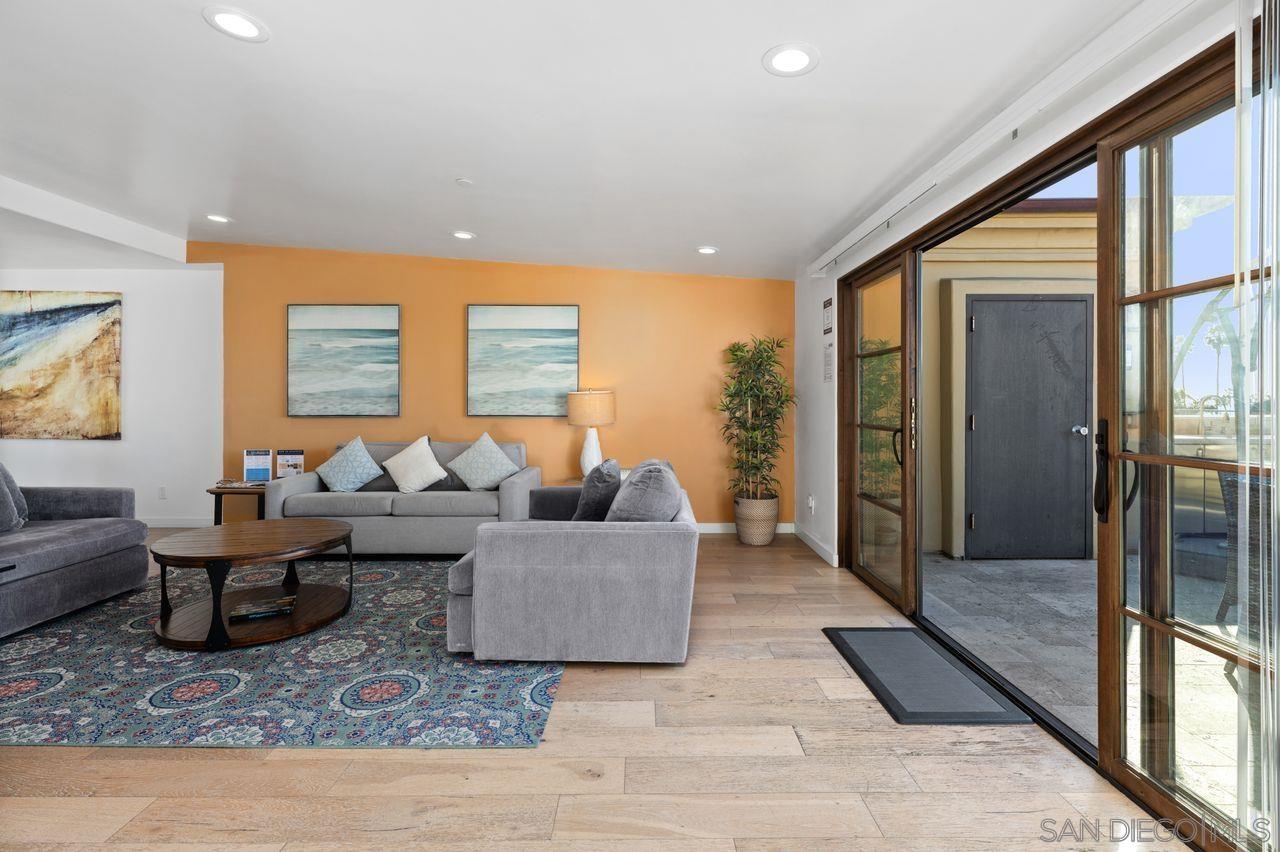 Detail Gallery Image 35 of 60 For 6639  La Jolla Blvd, La Jolla,  CA 92037 - 3 Beds | 2/2 Baths