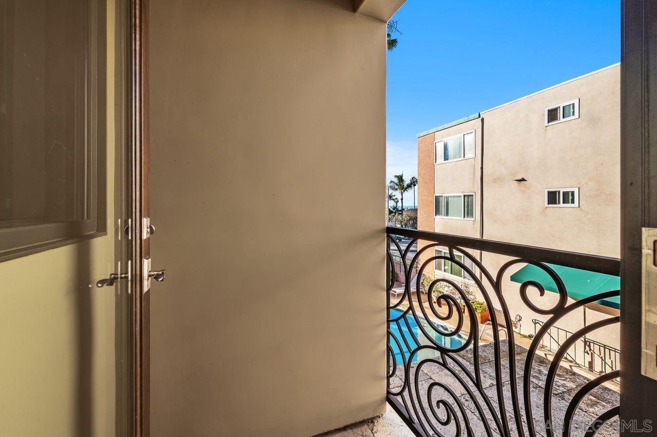 Detail Gallery Image 46 of 60 For 6639  La Jolla Blvd, La Jolla,  CA 92037 - 3 Beds | 2/2 Baths