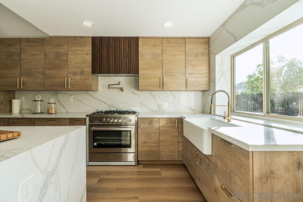 Detail Gallery Image 12 of 54 For 12782  Amaranth, San Diego,  CA 92129 - 4 Beds | 3 Baths