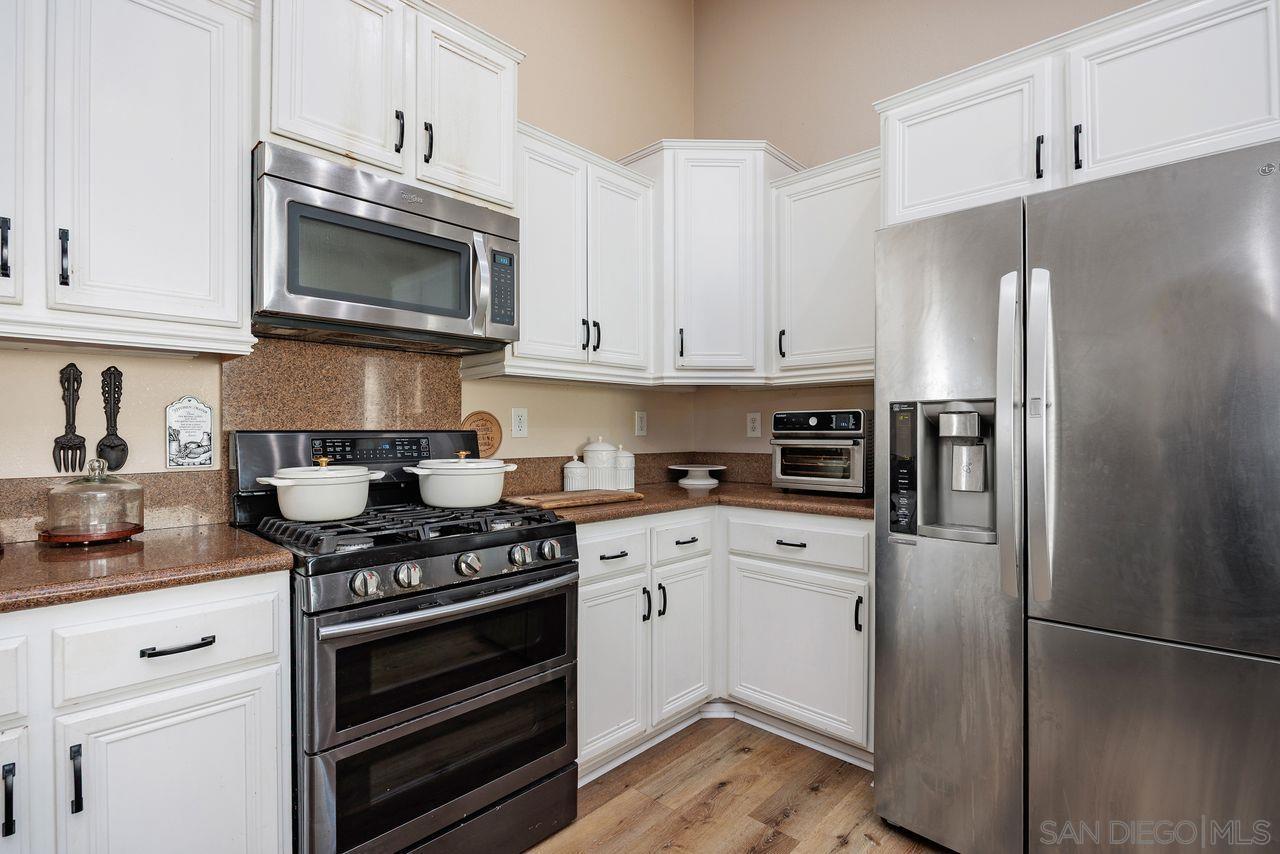 Detail Gallery Image 15 of 42 For 1705  Wildflower, Vista,  CA 92083 - 4 Beds | 2 Baths