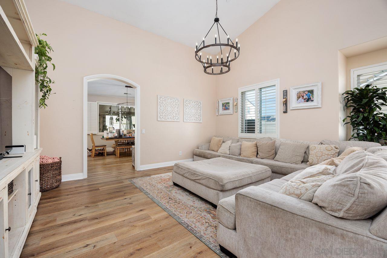 Detail Gallery Image 8 of 42 For 1705  Wildflower, Vista,  CA 92083 - 4 Beds | 2 Baths