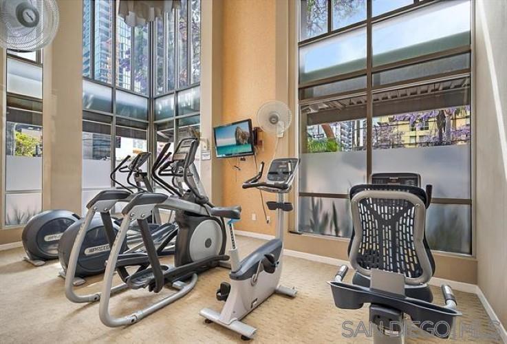 Detail Gallery Image 17 of 29 For 1501  Front St  219, San Diego,  CA 92101 - 1 Beds | 1 Baths