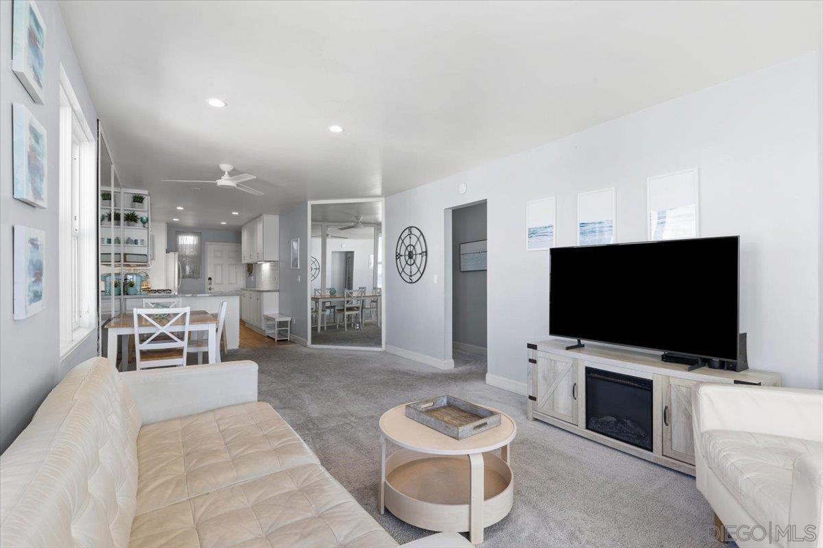 Detail Gallery Image 14 of 42 For 3755  Ocean Front Walk  #18,  San Diego,  CA 92109 - 2 Beds | 1 Baths