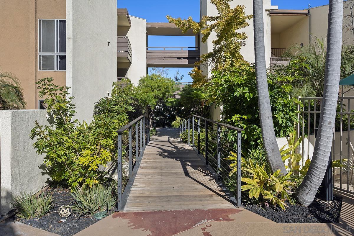 Front Image Thumbnail for SD250045701