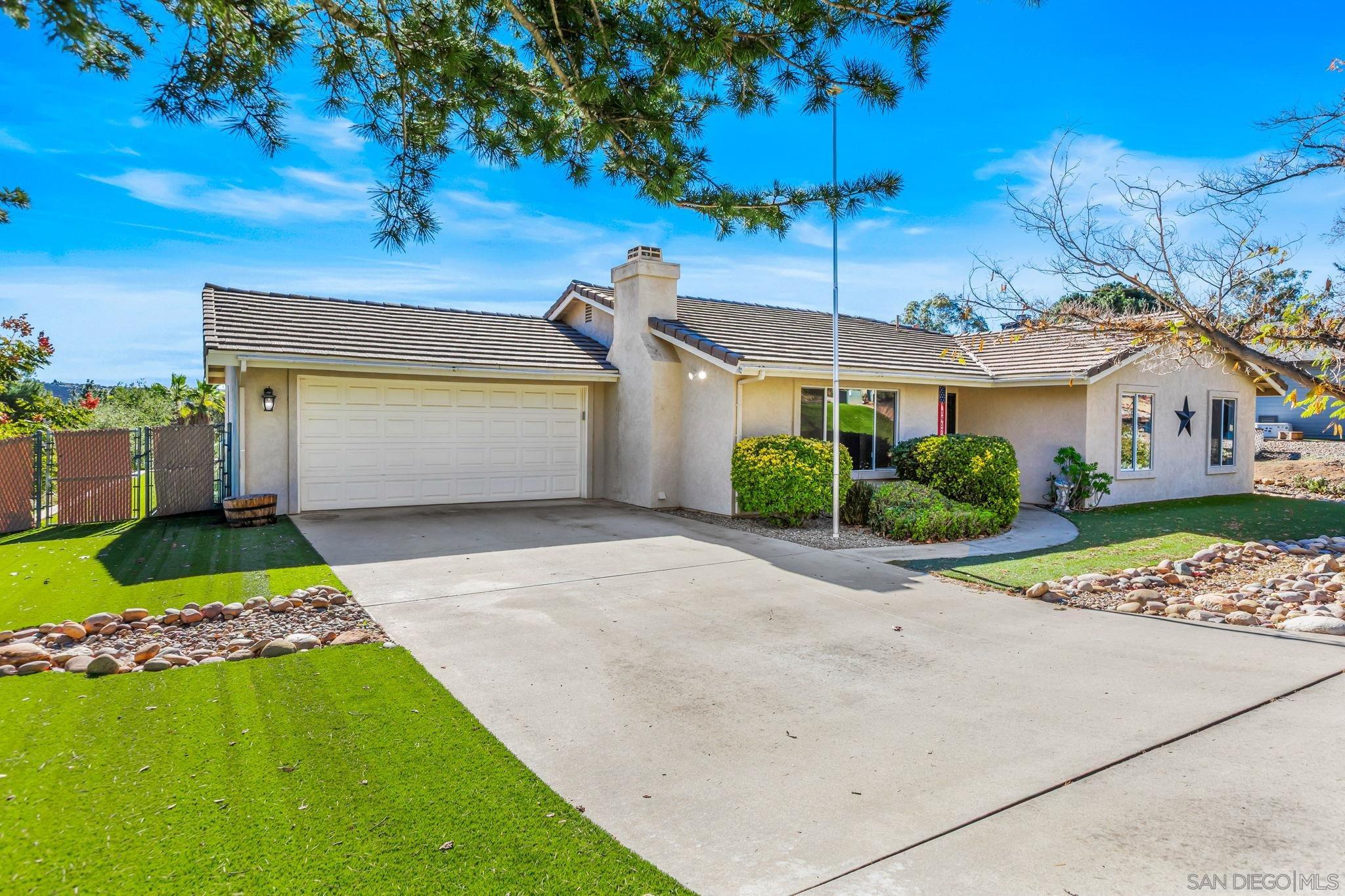 Detail Gallery Image 3 of 38 For 16579  Daza Dr, Ramona,  CA 92065 - 4 Beds | 2 Baths