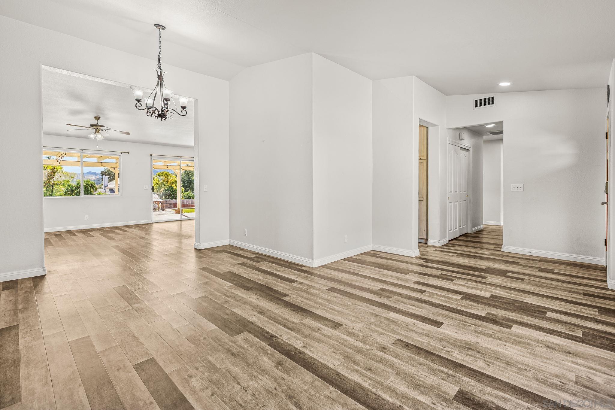 Detail Gallery Image 9 of 38 For 16579  Daza Dr, Ramona,  CA 92065 - 4 Beds | 2 Baths