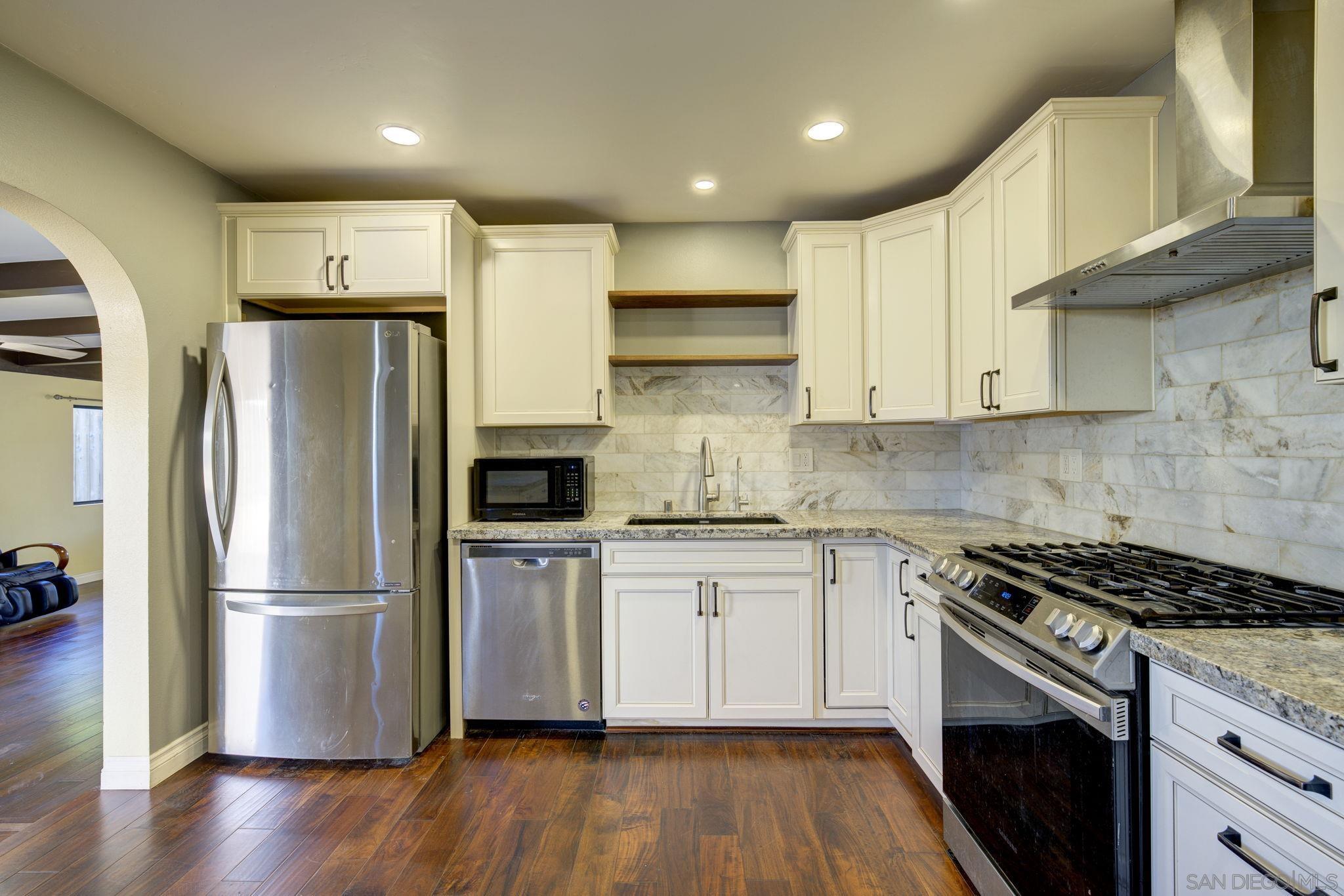 Detail Gallery Image 3 of 51 For 12780  Jackson Hill Way, El Cajon,  CA 92021 - 5 Beds | 3 Baths