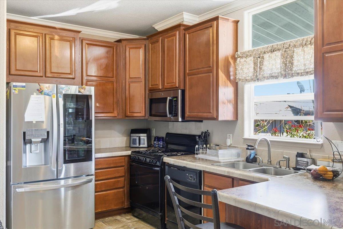 Detail Gallery Image 23 of 34 For 1100  Industrial Blvd  Spc C26, Chula Vista,  CA 91911 - 3 Beds | 2 Baths