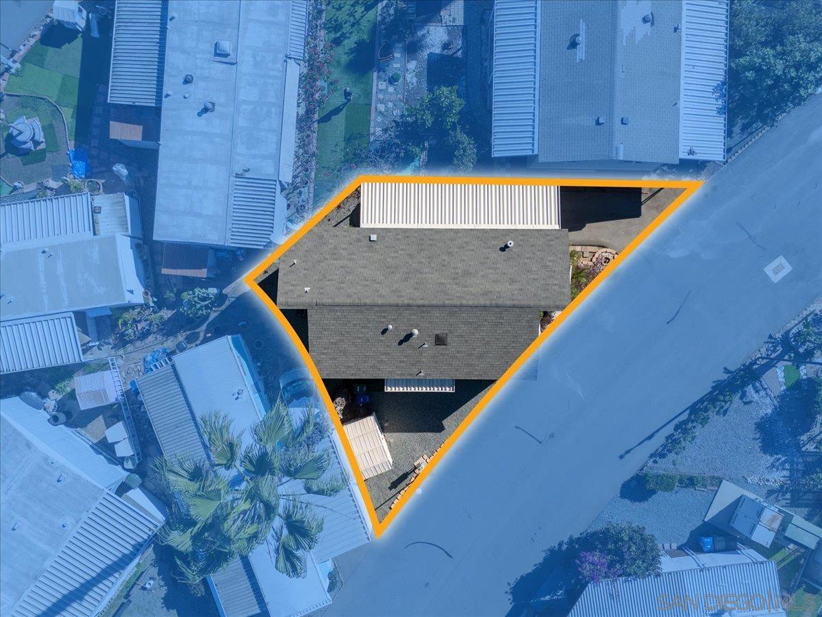 Detail Gallery Image 7 of 34 For 1100  Industrial Blvd  Spc C26, Chula Vista,  CA 91911 - 3 Beds | 2 Baths