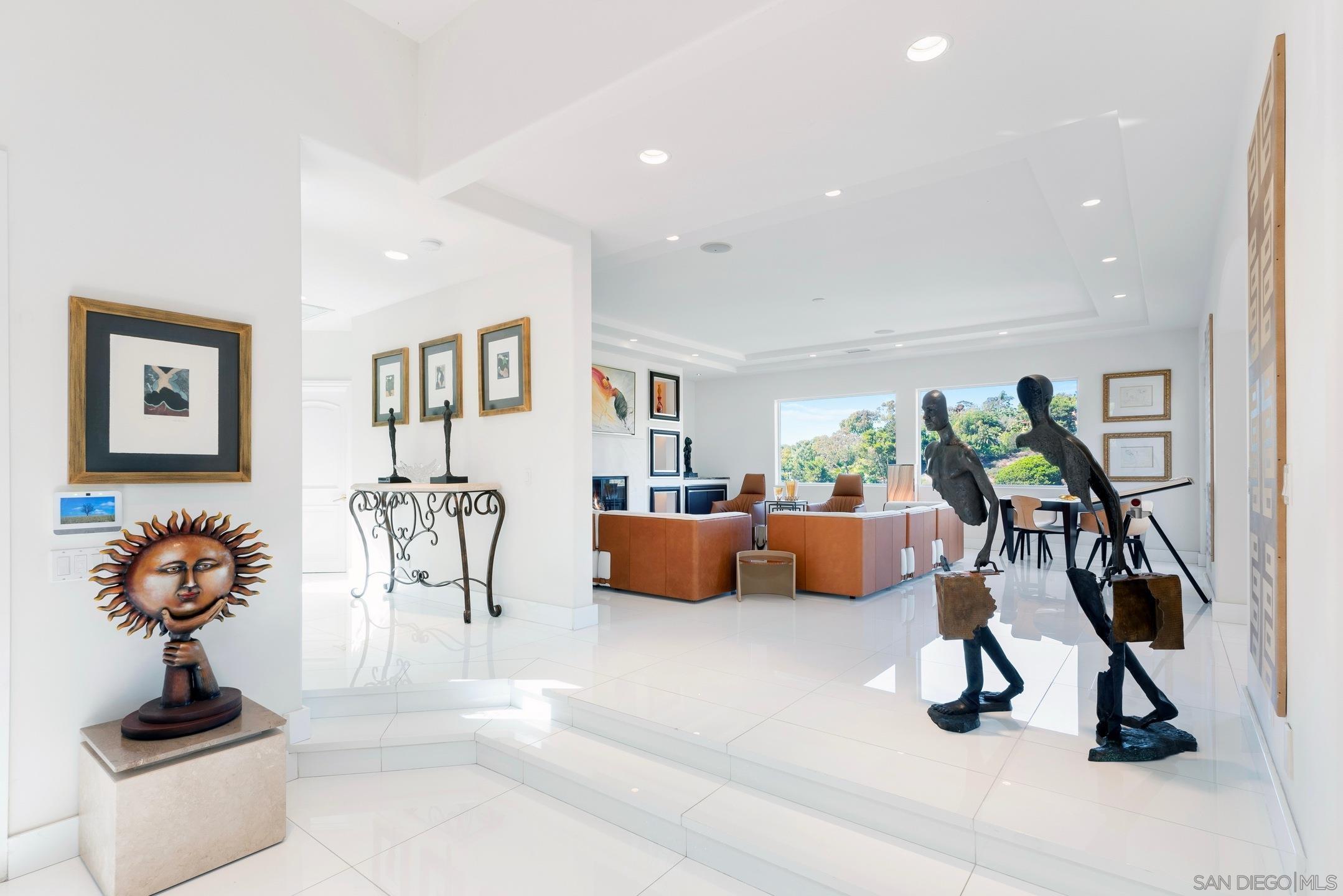 Detail Gallery Image 11 of 54 For 6617  Muirlands Dr, La Jolla,  CA 92037 - 5 Beds | 6 Baths