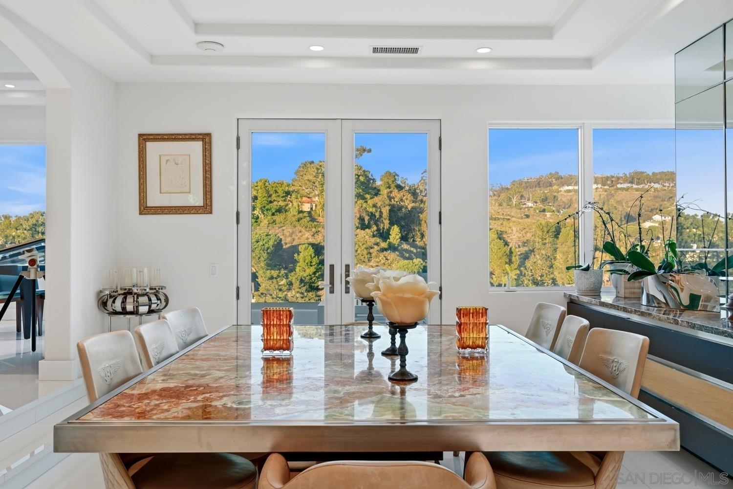 Detail Gallery Image 16 of 54 For 6617  Muirlands Dr, La Jolla,  CA 92037 - 5 Beds | 6 Baths