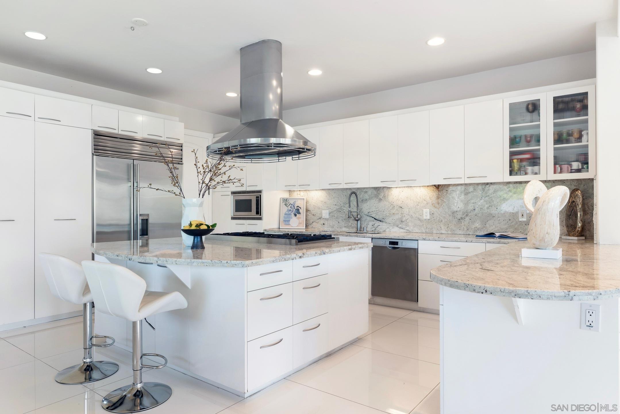 Detail Gallery Image 27 of 54 For 6617  Muirlands Dr, La Jolla,  CA 92037 - 5 Beds | 6 Baths