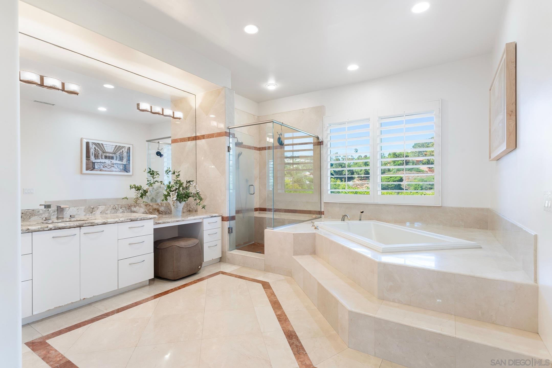 Detail Gallery Image 41 of 54 For 6617  Muirlands Dr, La Jolla,  CA 92037 - 5 Beds | 6 Baths