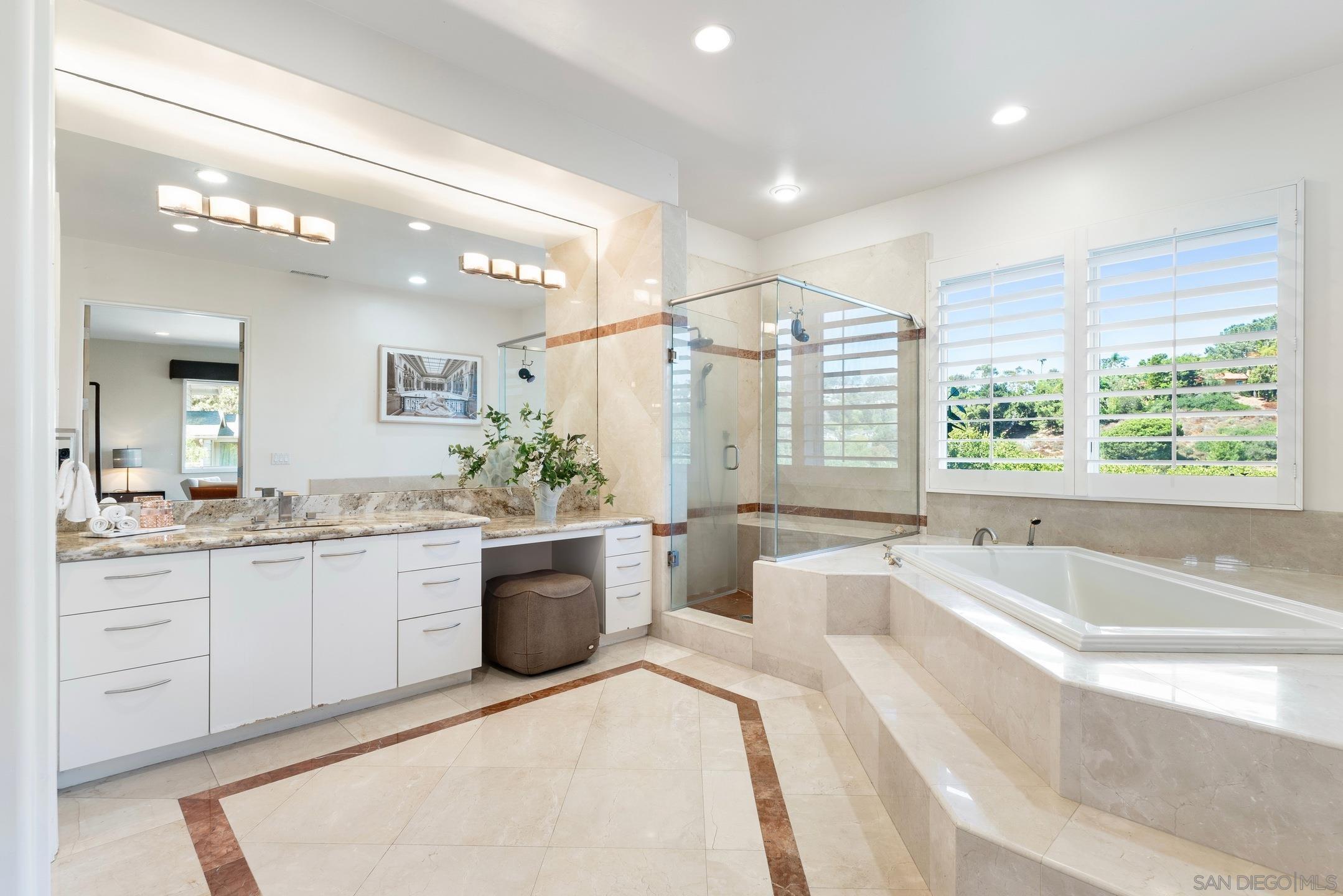 Detail Gallery Image 42 of 54 For 6617  Muirlands Dr, La Jolla,  CA 92037 - 5 Beds | 6 Baths