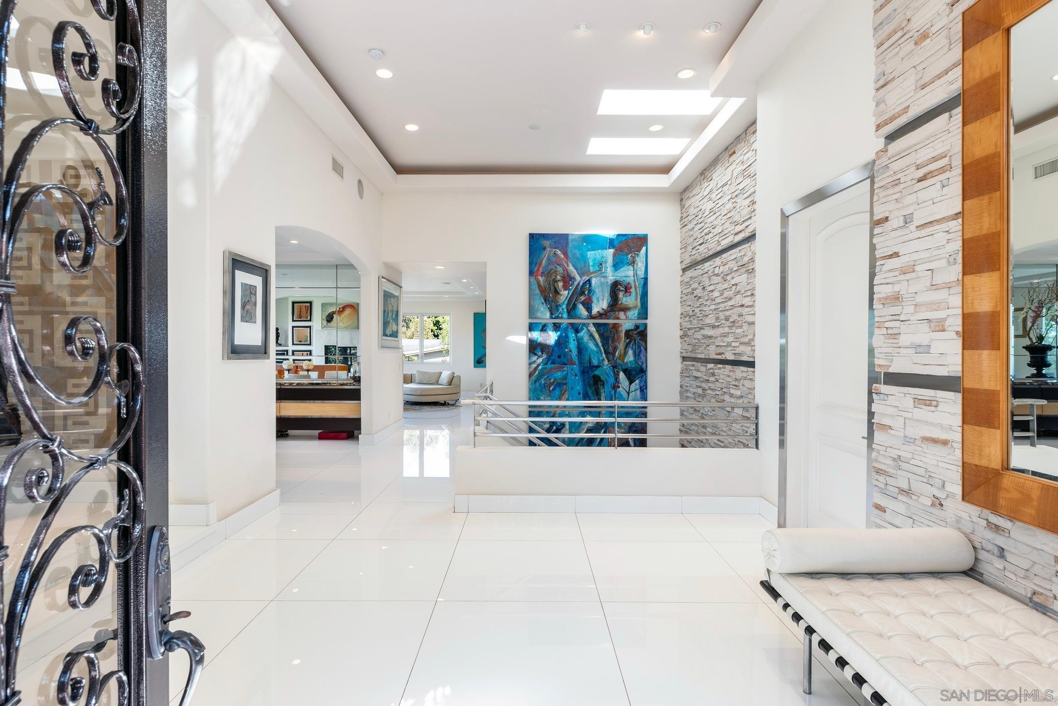 Detail Gallery Image 7 of 54 For 6617  Muirlands Dr, La Jolla,  CA 92037 - 5 Beds | 6 Baths