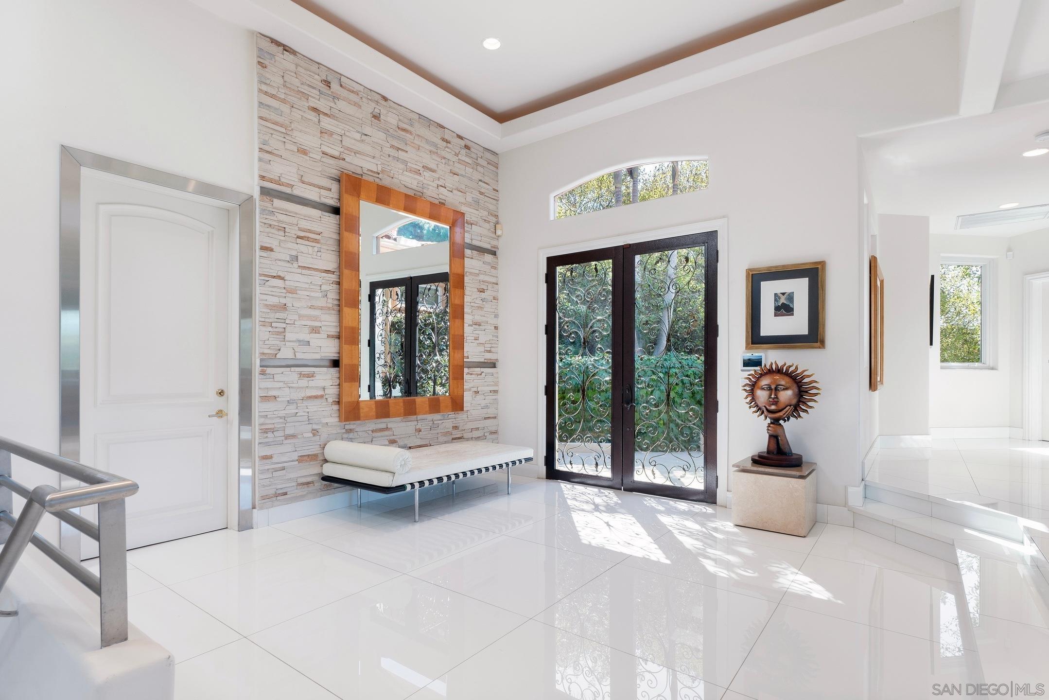 Detail Gallery Image 8 of 54 For 6617  Muirlands Dr, La Jolla,  CA 92037 - 5 Beds | 6 Baths