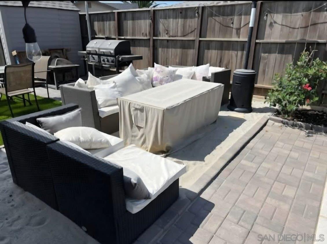 Detail Gallery Image 9 of 12 For 1037  Kings Road, Escondido,  CA 92027 - 5 Beds | 2 Baths