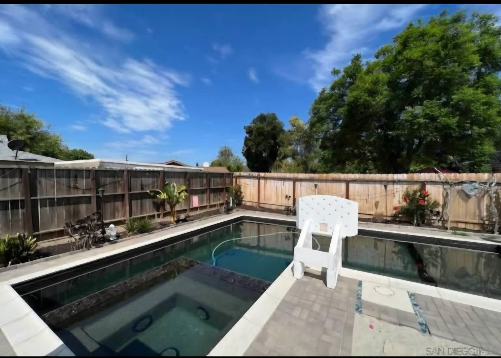 Detail Gallery Image 10 of 12 For 1037  Kings Road, Escondido,  CA 92027 - 5 Beds | 2 Baths