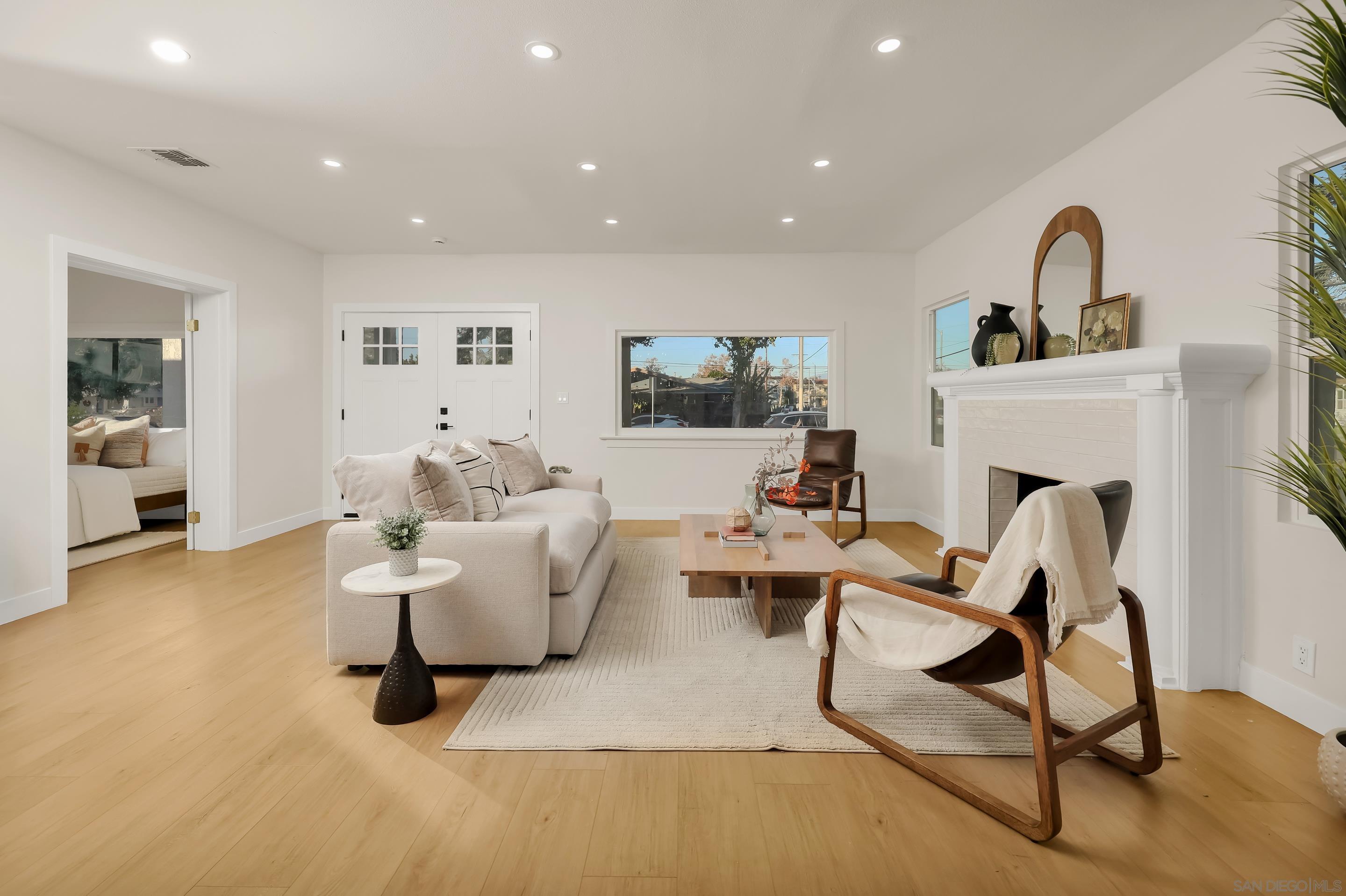 Detail Gallery Image 25 of 72 For 1900 W 41st St, Los Angeles,  CA 90062 - 4 Beds | 2 Baths