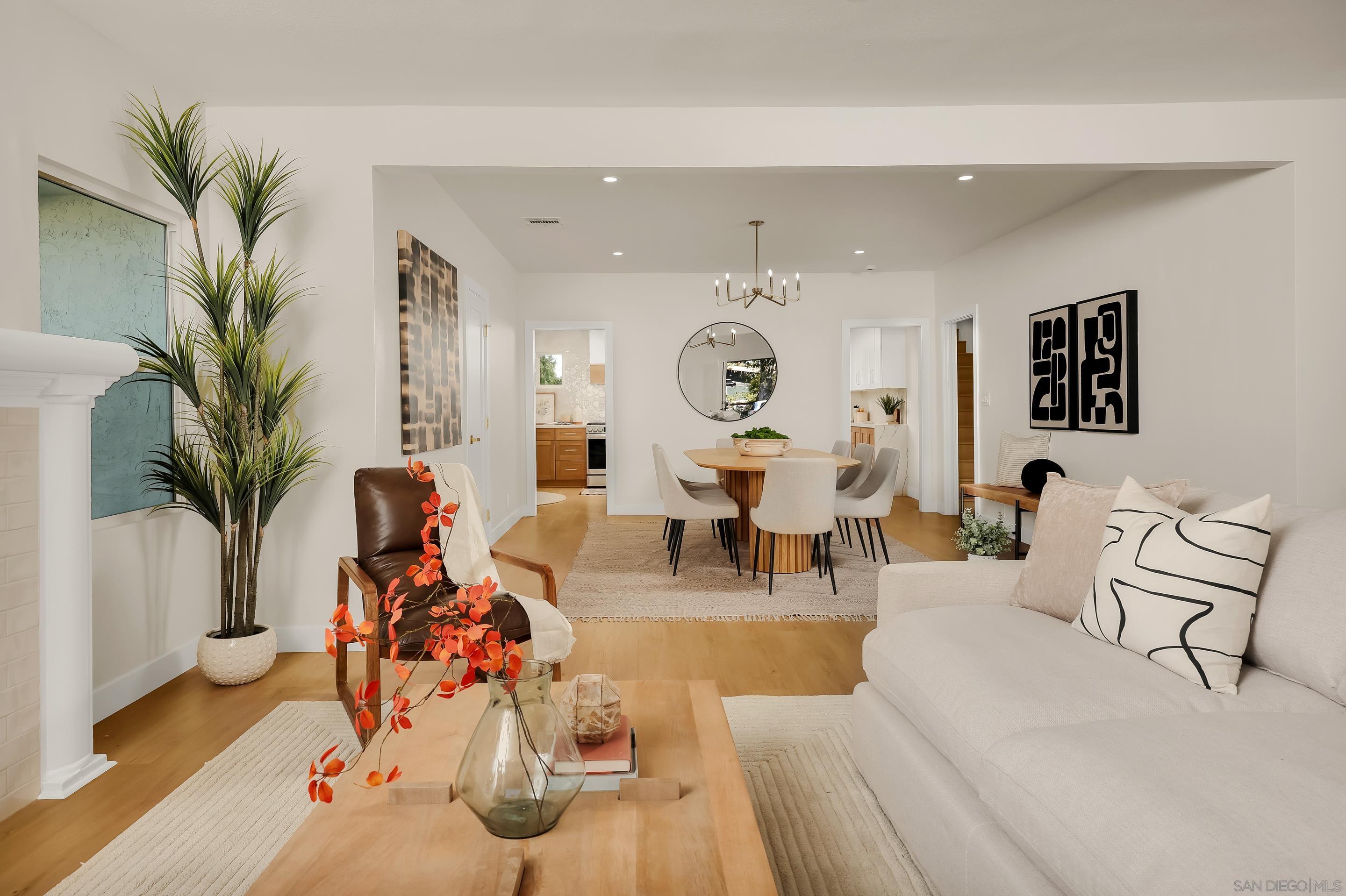 Detail Gallery Image 9 of 72 For 1900 W 41st St, Los Angeles,  CA 90062 - 4 Beds | 2 Baths