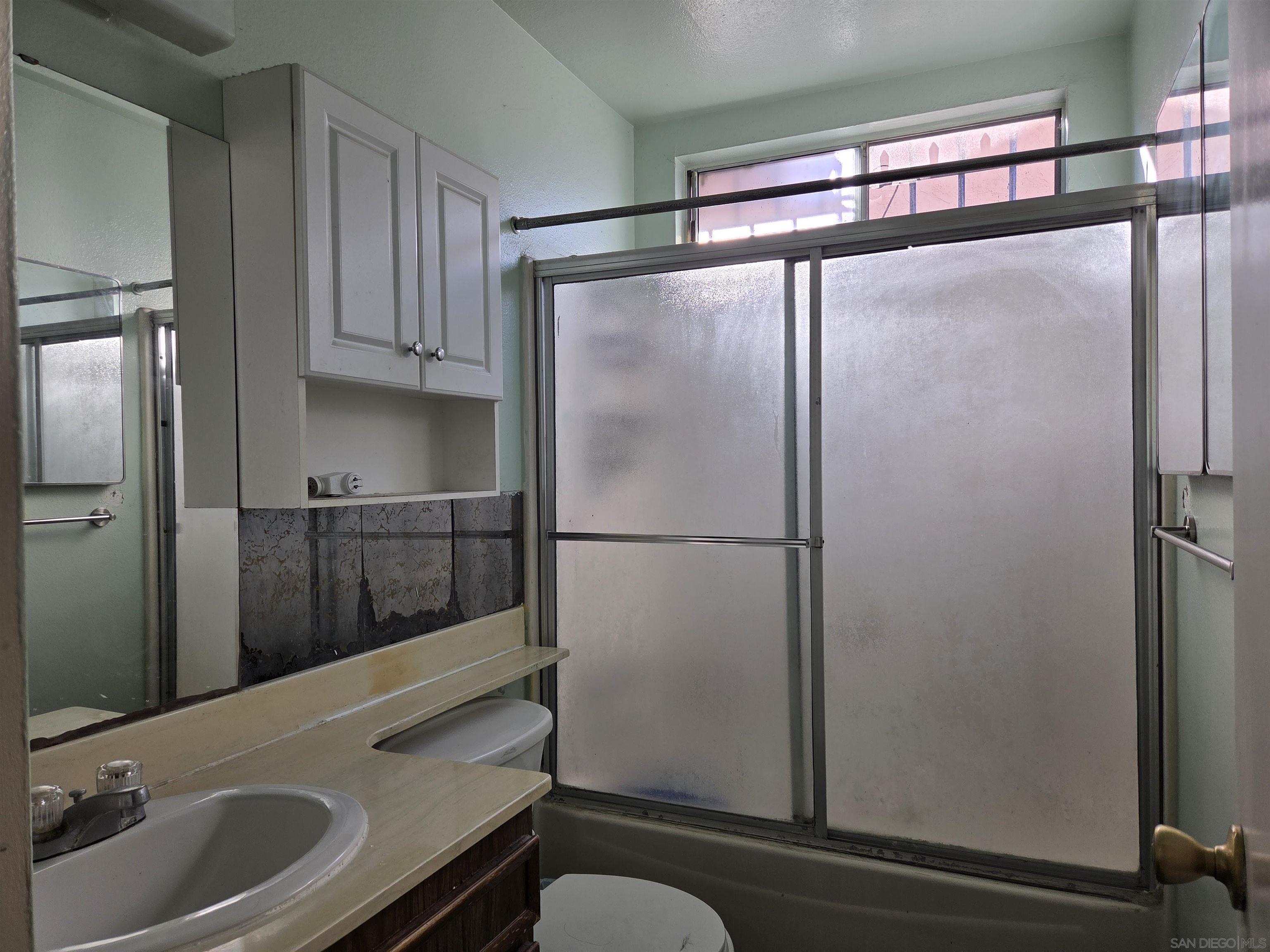 Detail Gallery Image 11 of 15 For 5675  Plumas St, San Diego,  CA 92139 - 4 Beds | 2 Baths