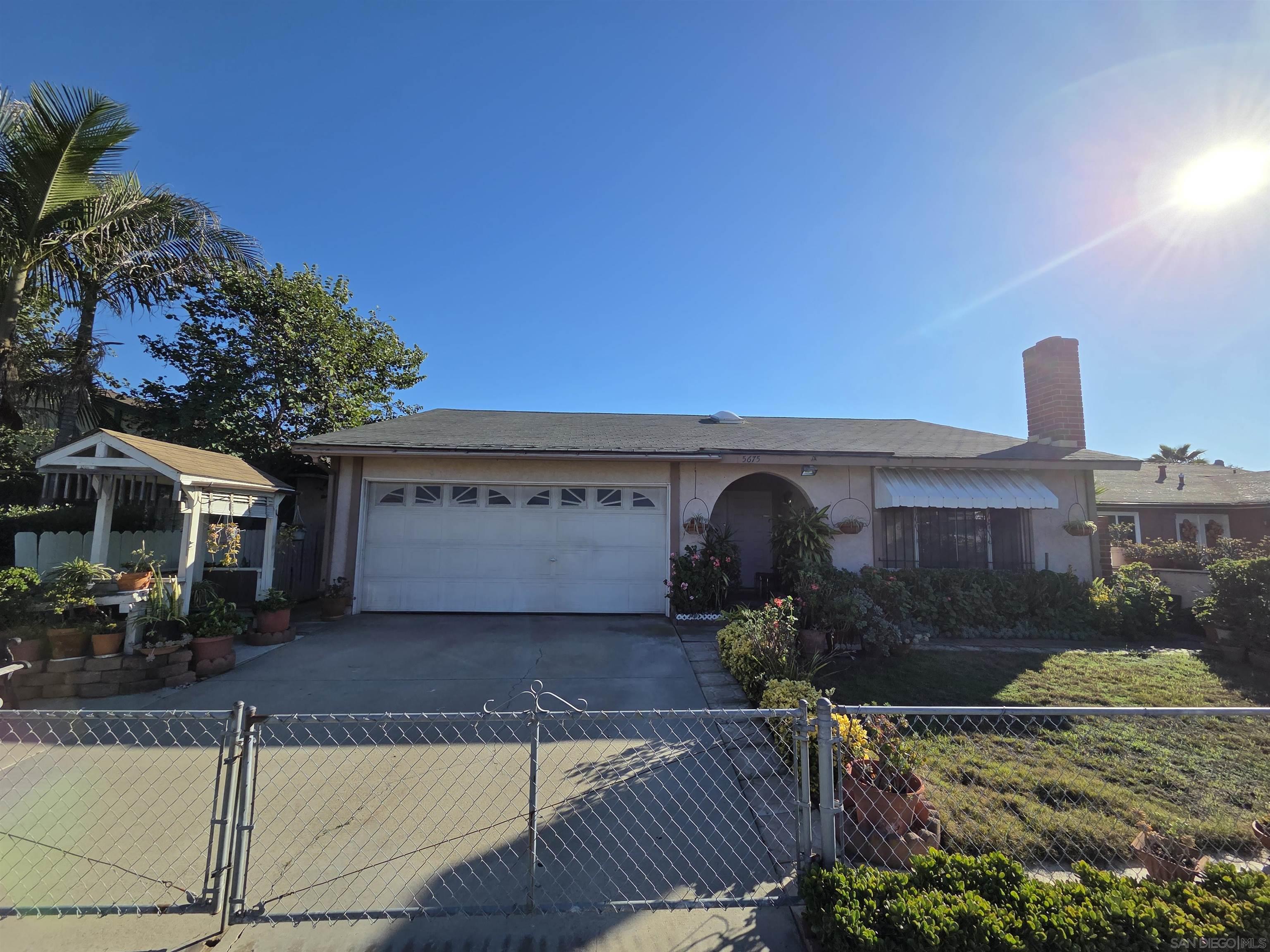 Detail Gallery Image 3 of 15 For 5675  Plumas St, San Diego,  CA 92139 - 4 Beds | 2 Baths