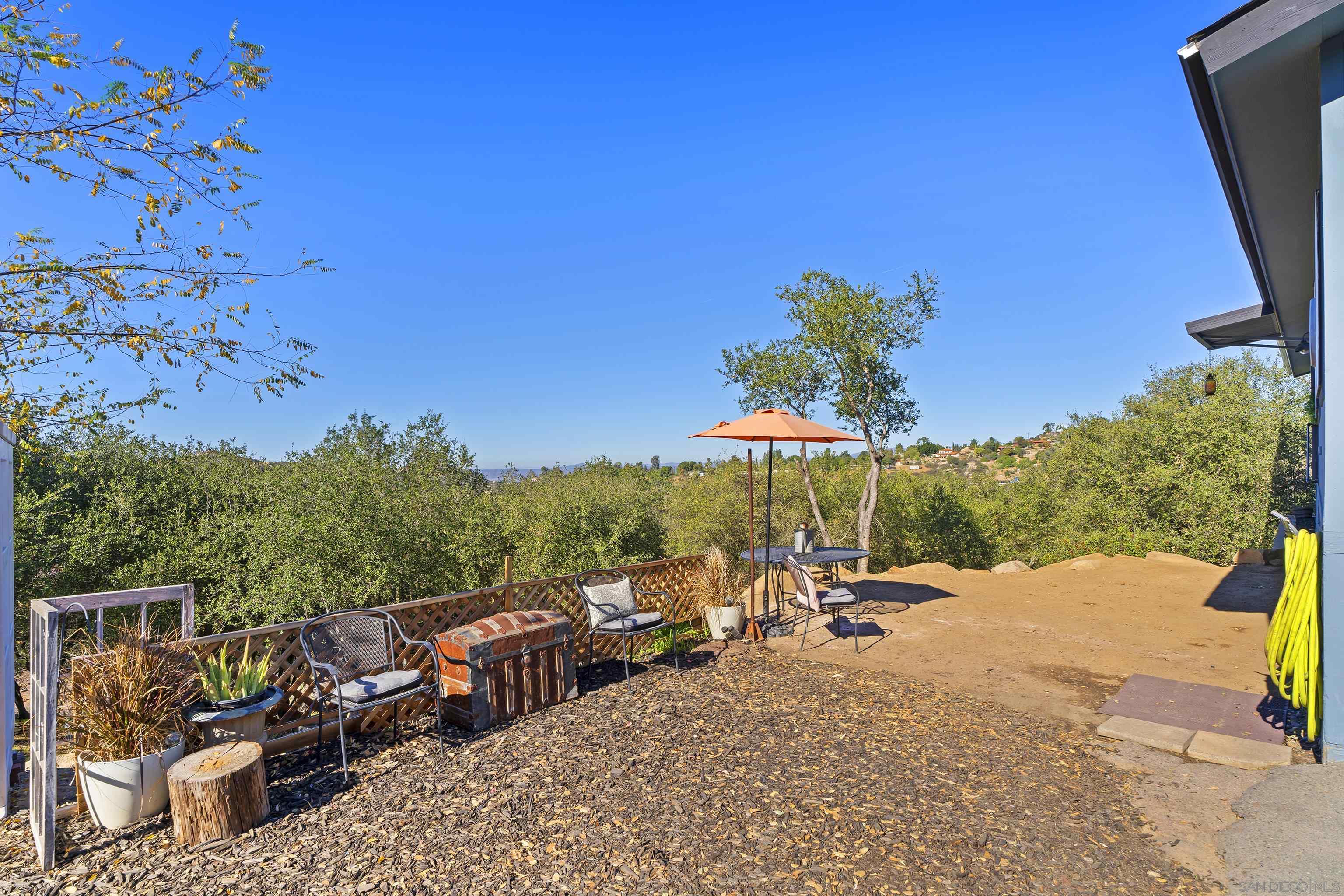 Detail Gallery Image 11 of 40 For 300  Thornton Dr  #4,  El Cajon,  CA 92021 - 4 Beds | 2 Baths