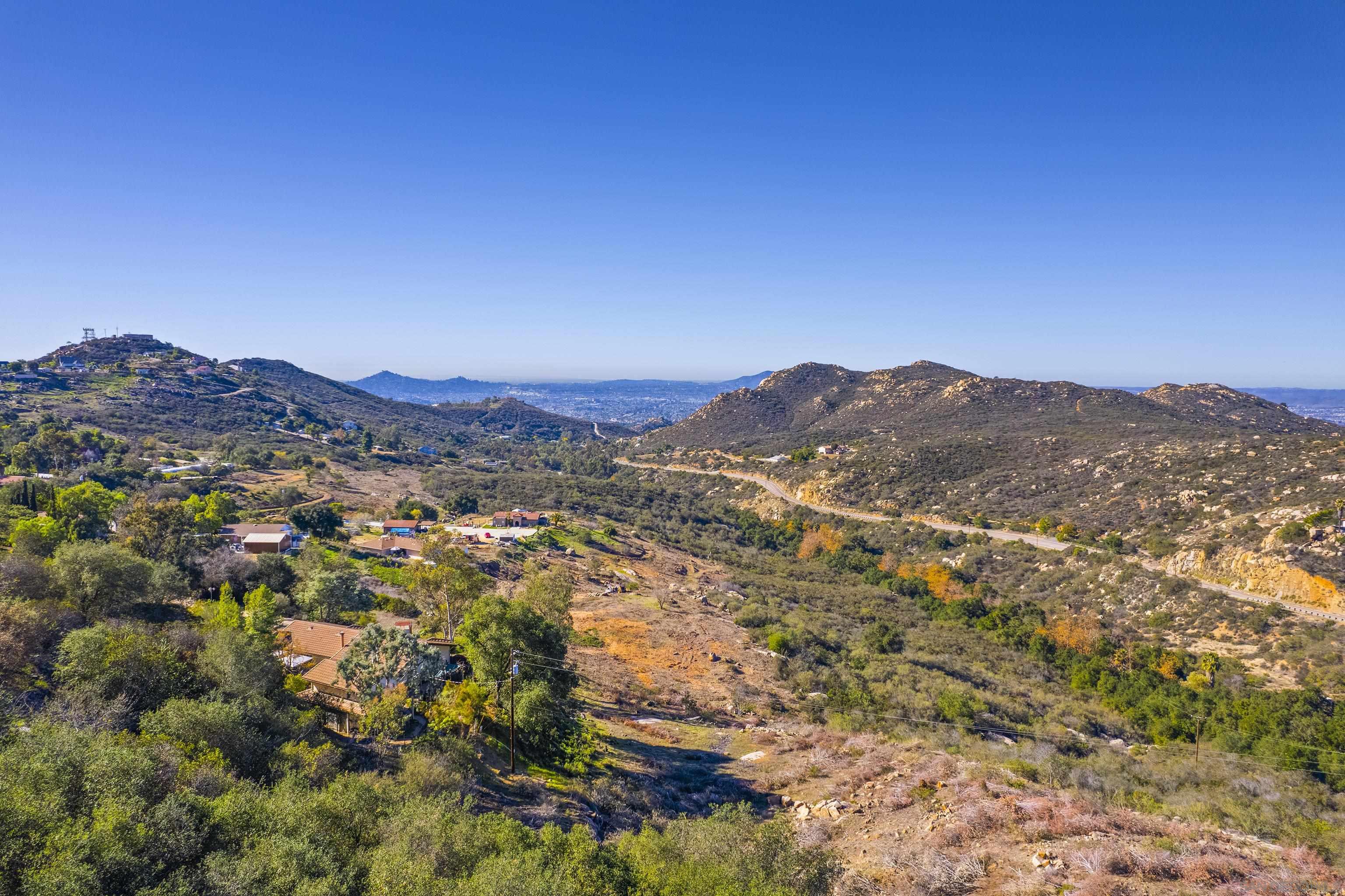 Detail Gallery Image 12 of 40 For 300  Thornton Dr  #4,  El Cajon,  CA 92021 - 4 Beds | 2 Baths