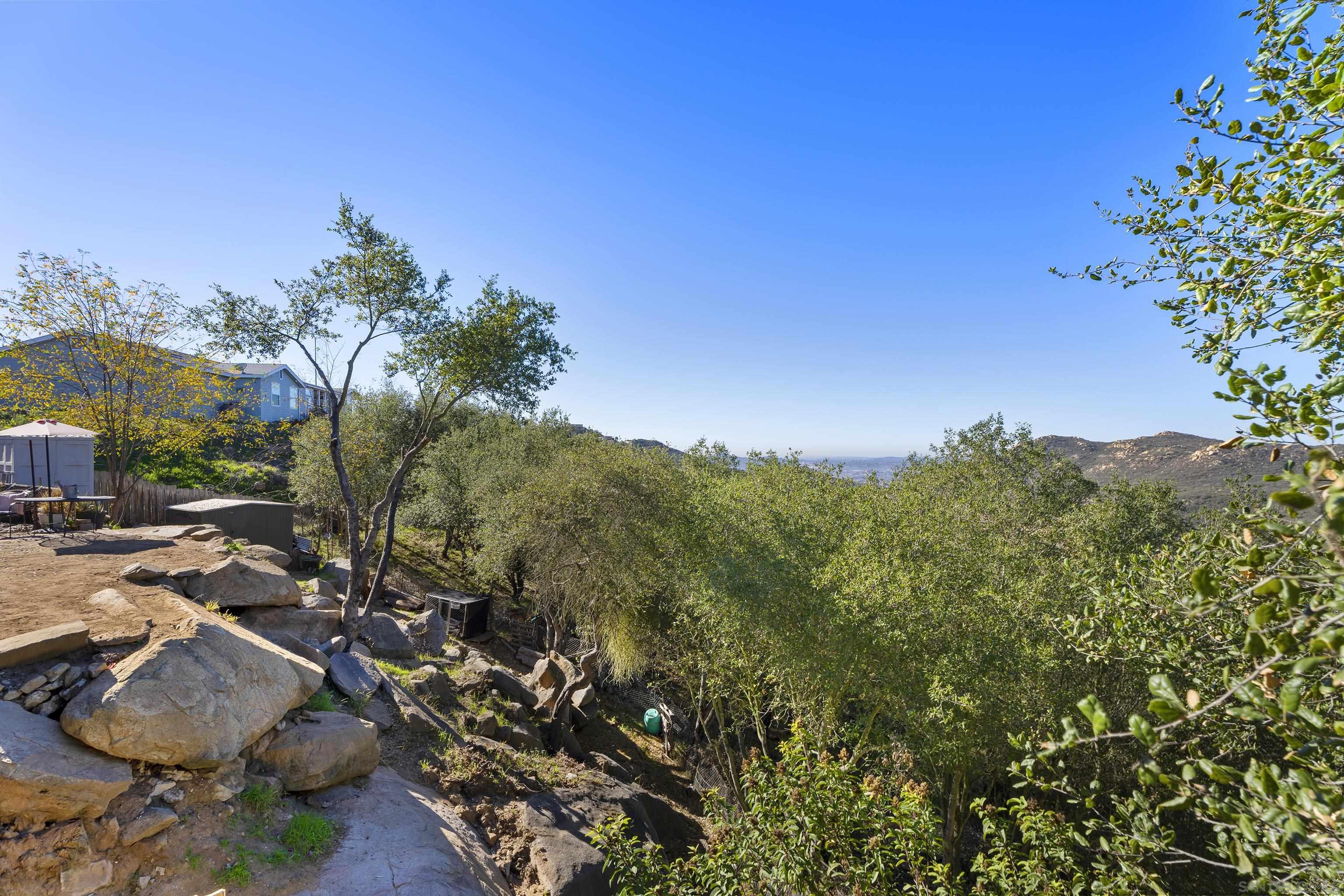 Detail Gallery Image 13 of 40 For 300  Thornton Dr  #4,  El Cajon,  CA 92021 - 4 Beds | 2 Baths