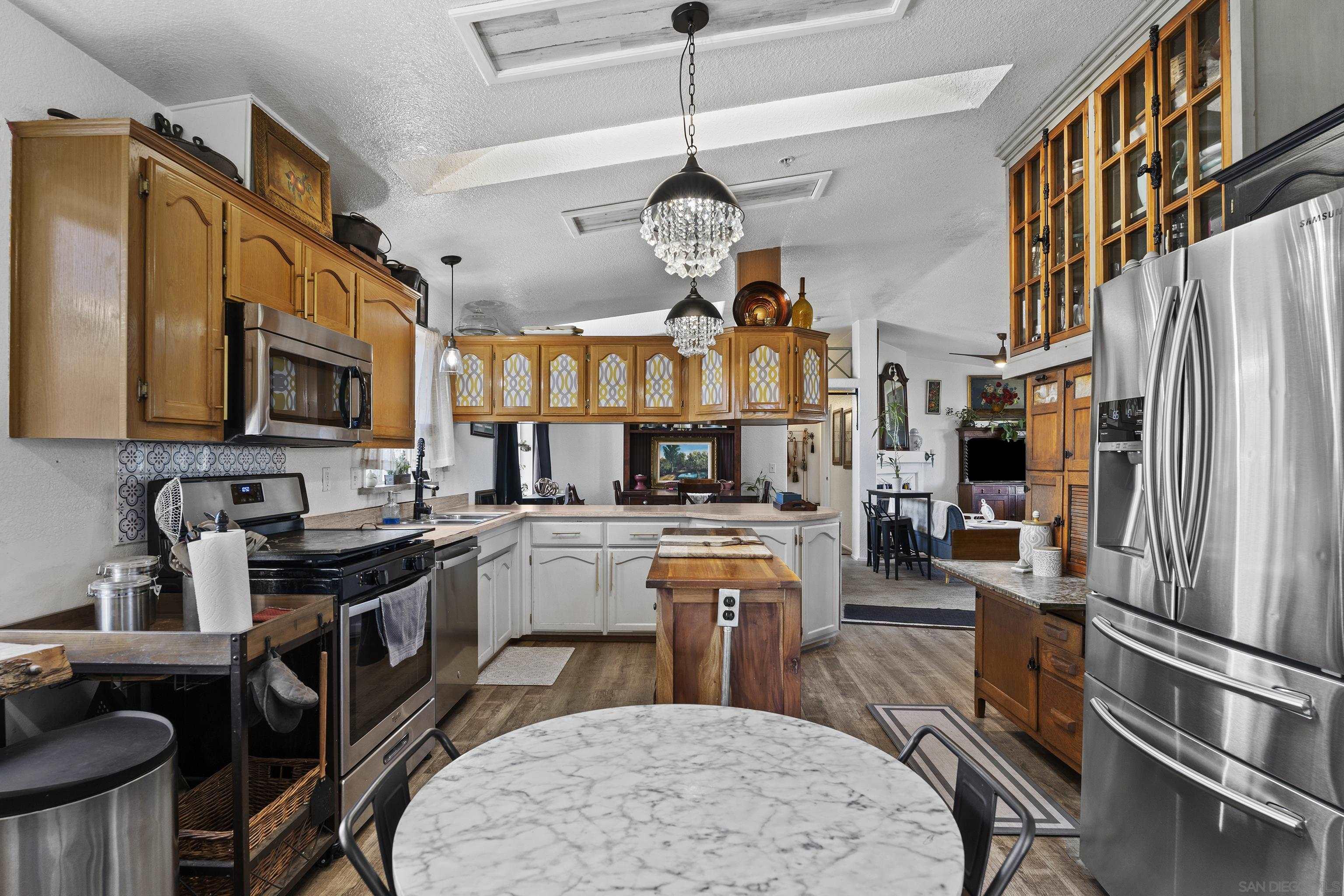 Detail Gallery Image 17 of 40 For 300  Thornton Dr  #4,  El Cajon,  CA 92021 - 4 Beds | 2 Baths