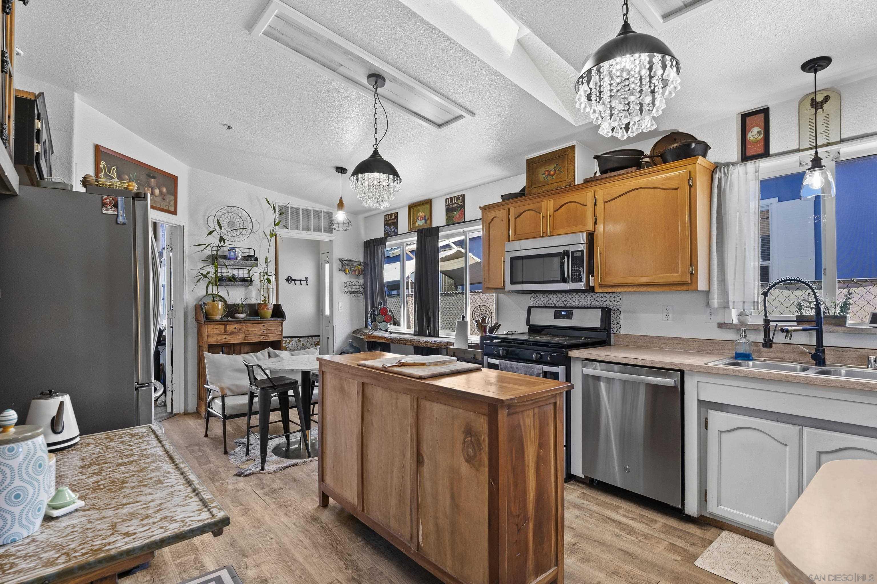 Detail Gallery Image 19 of 40 For 300  Thornton Dr  #4,  El Cajon,  CA 92021 - 4 Beds | 2 Baths