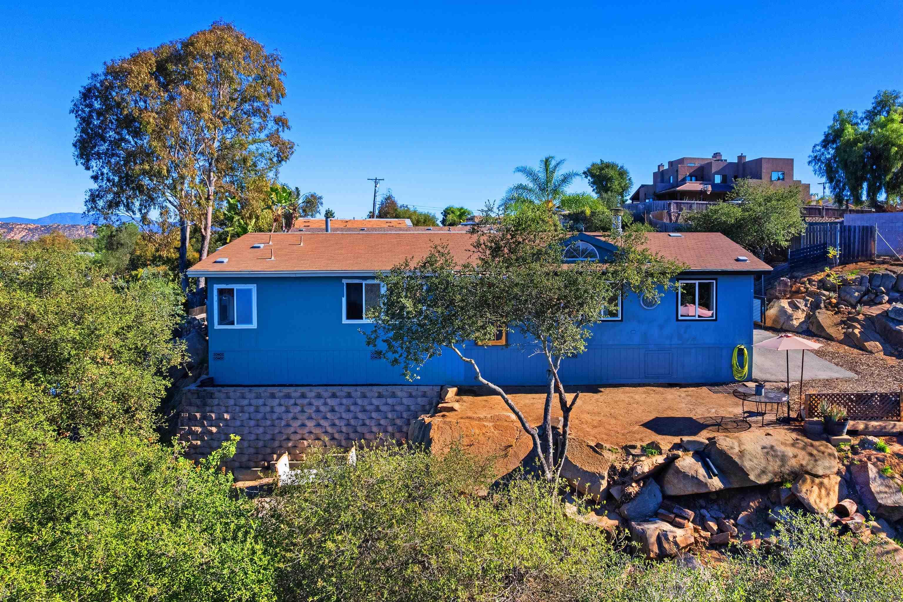 Detail Gallery Image 3 of 40 For 300  Thornton Dr  #4,  El Cajon,  CA 92021 - 4 Beds | 2 Baths