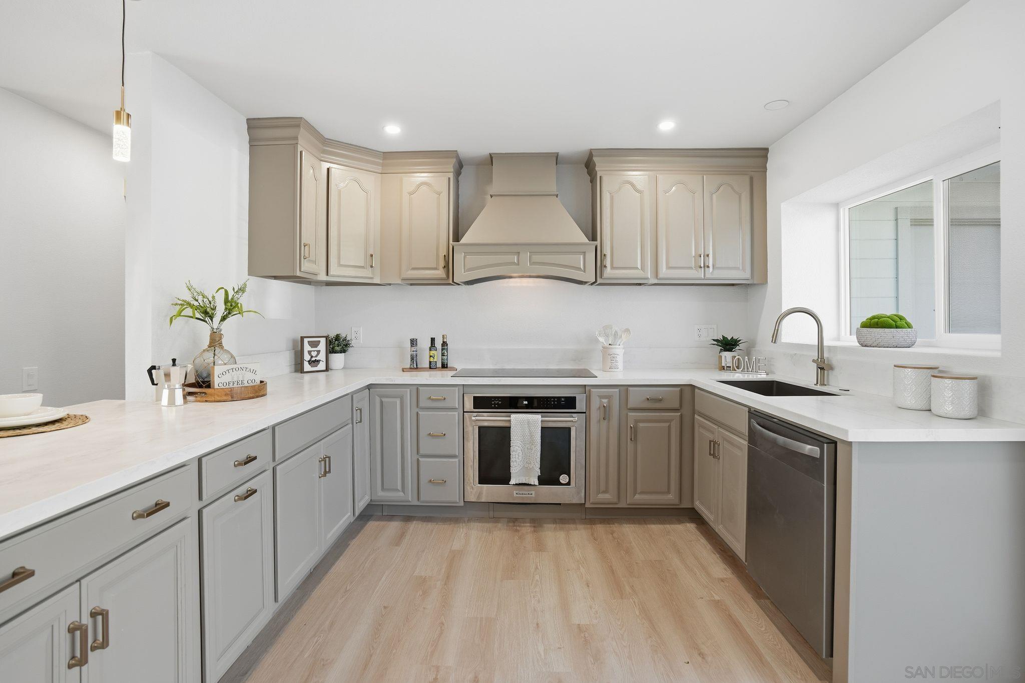 Detail Gallery Image 6 of 44 For 863   Leppert Street, San Diego,  CA 92114 - 3 Beds | 2 Baths