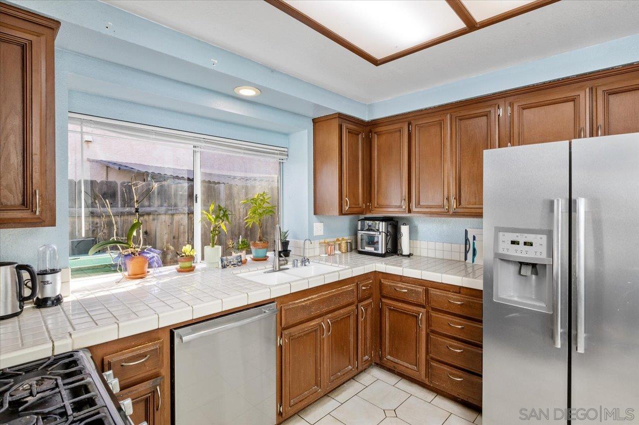 Detail Gallery Image 11 of 27 For 8465  Hovenweep Ct, San Diego,  CA 92129 - 3 Beds | 2 Baths