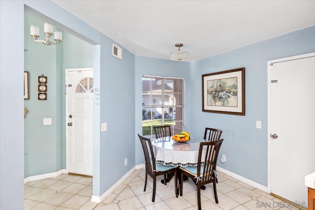 Detail Gallery Image 12 of 27 For 8465  Hovenweep Ct, San Diego,  CA 92129 - 3 Beds | 2 Baths