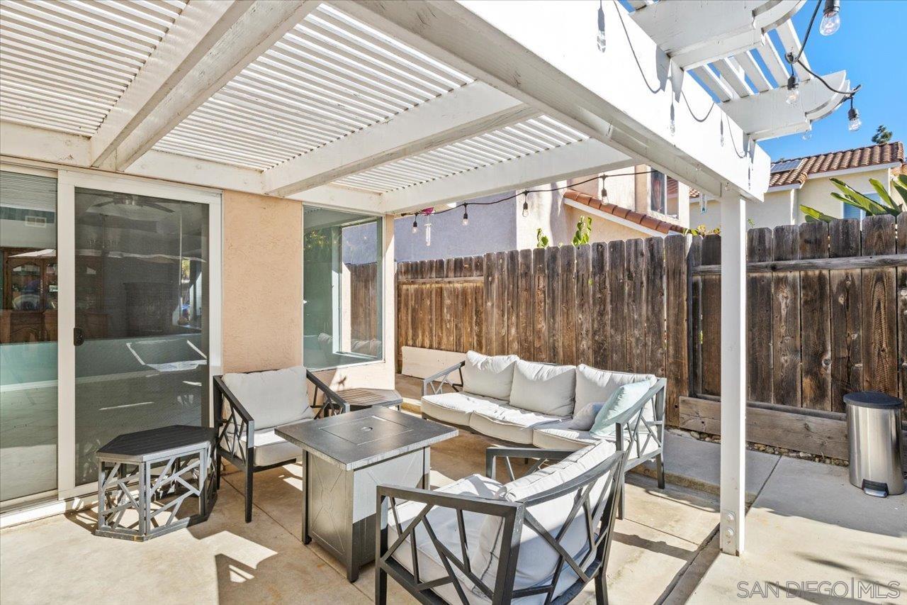 Detail Gallery Image 14 of 27 For 8465  Hovenweep Ct, San Diego,  CA 92129 - 3 Beds | 2 Baths