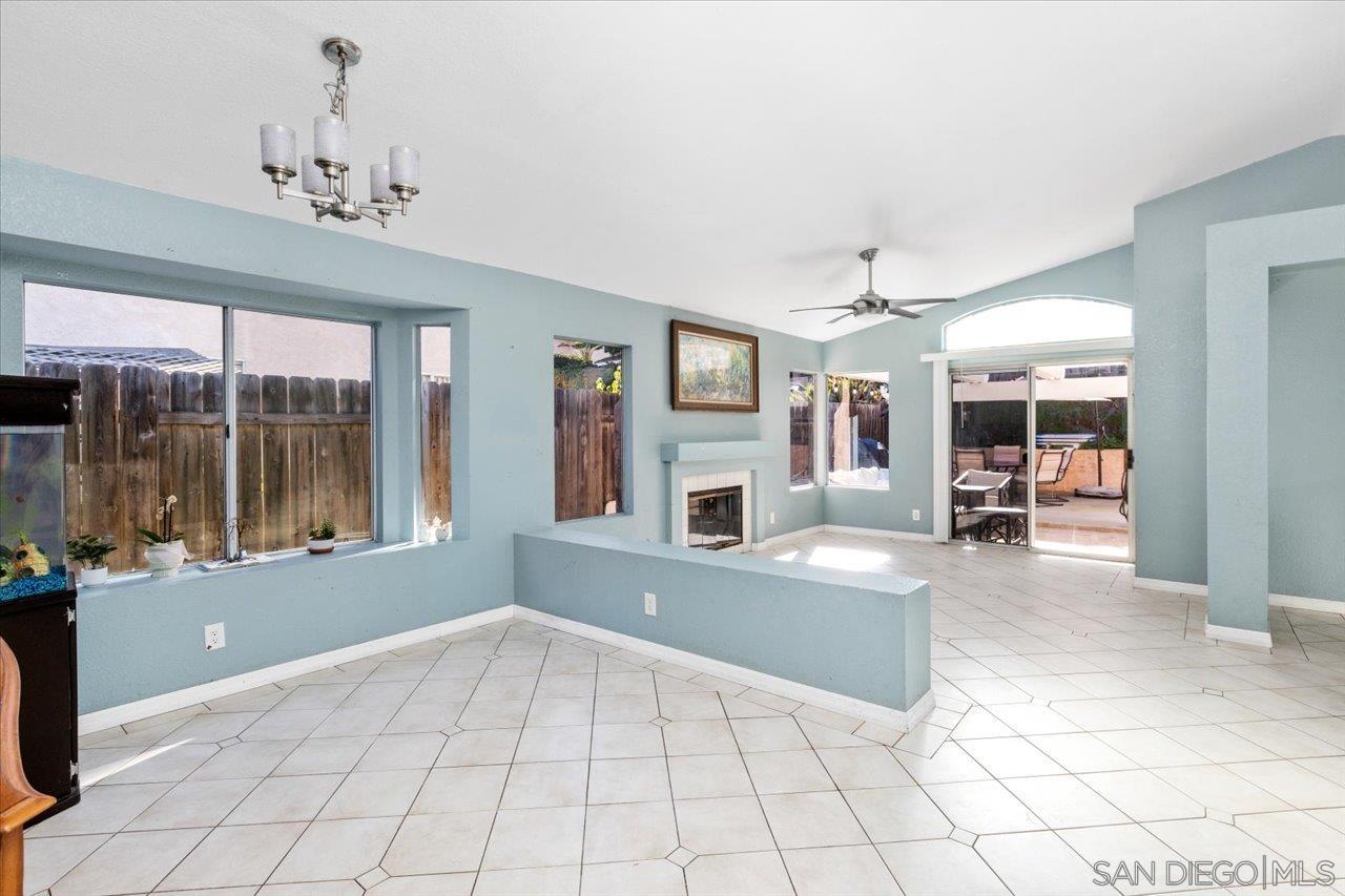 Detail Gallery Image 4 of 27 For 8465  Hovenweep Ct, San Diego,  CA 92129 - 3 Beds | 2 Baths