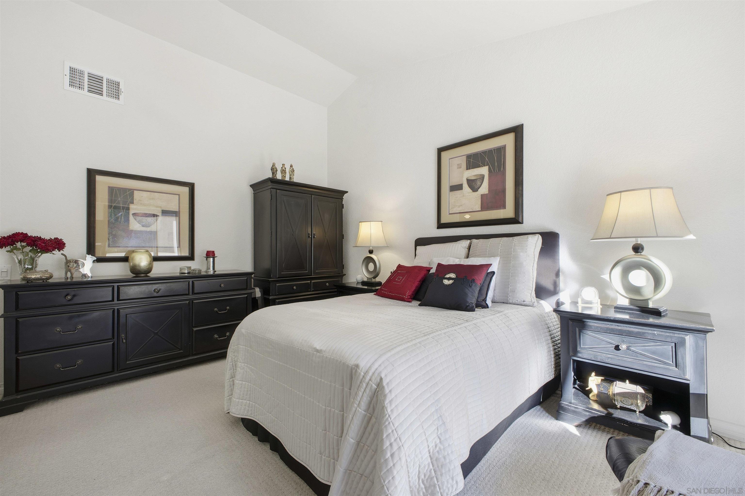 Detail Gallery Image 16 of 31 For 4595  Chateau Drive, San Diego,  CA 92117 - 2 Beds | 2/1 Baths