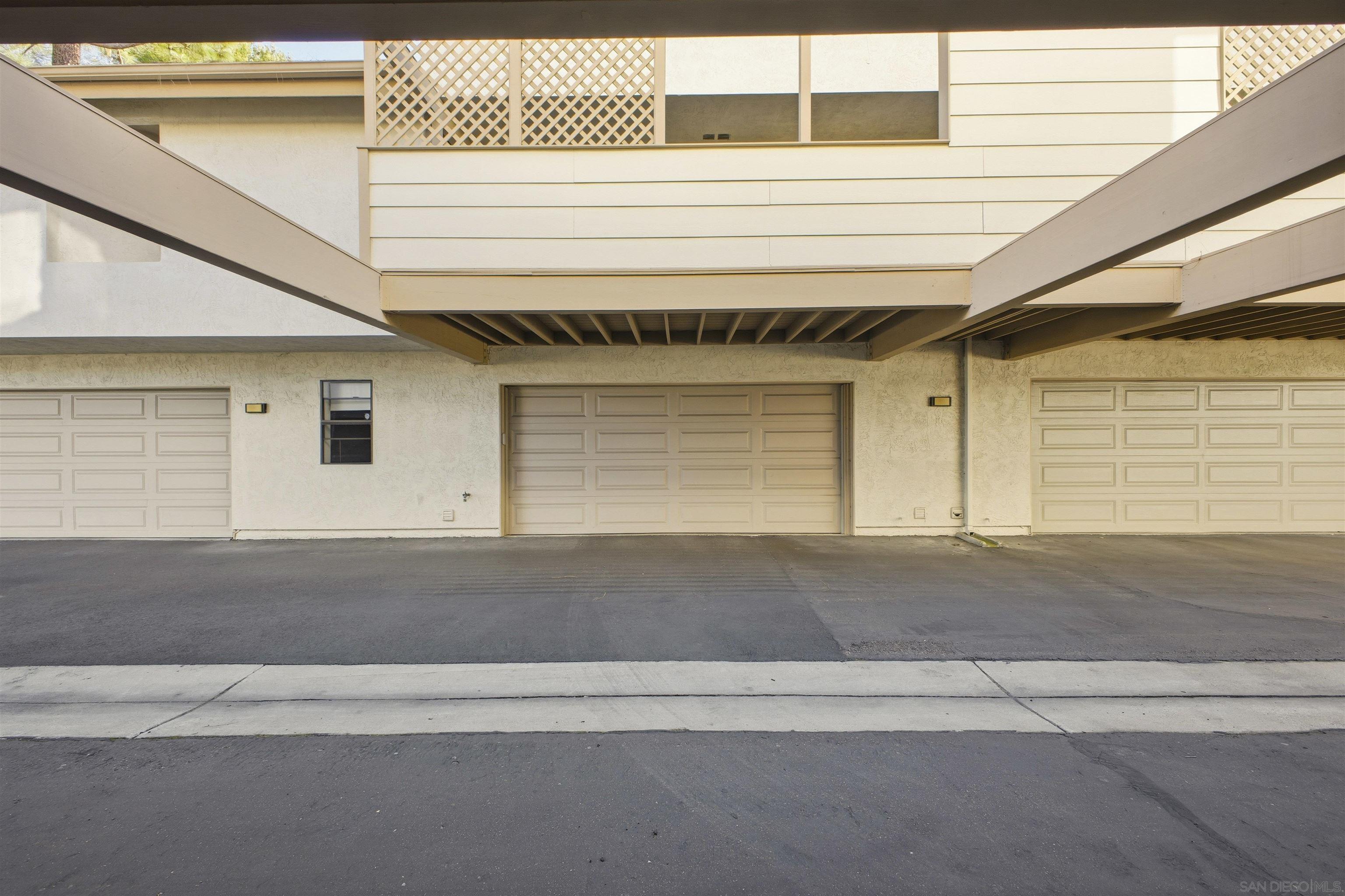 Detail Gallery Image 26 of 31 For 4595  Chateau Drive, San Diego,  CA 92117 - 2 Beds | 2/1 Baths