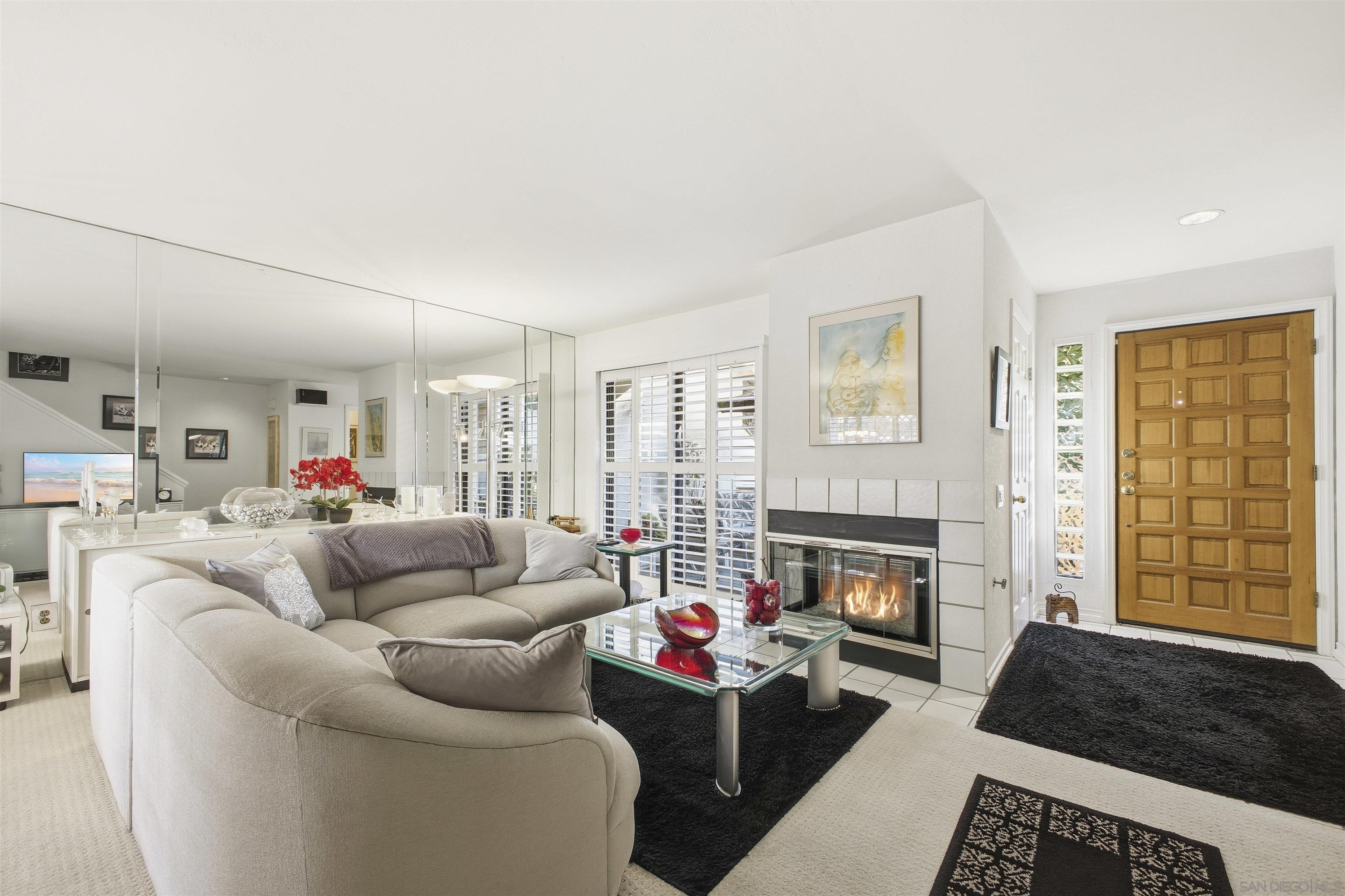 Detail Gallery Image 6 of 31 For 4595  Chateau Drive, San Diego,  CA 92117 - 2 Beds | 2/1 Baths