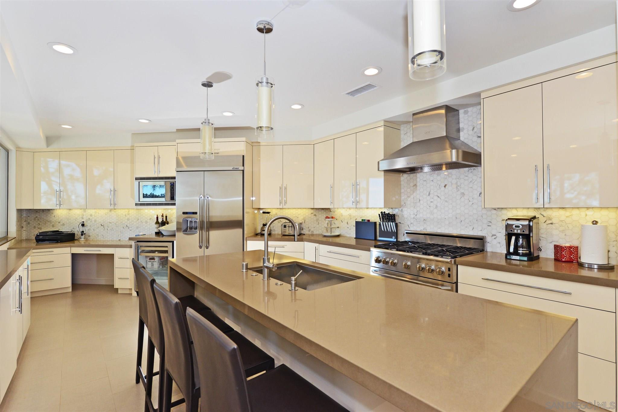 Detail Gallery Image 11 of 32 For 13721  Pine Needles, Del Mar,  CA 92014 - 4 Beds | 4/1 Baths