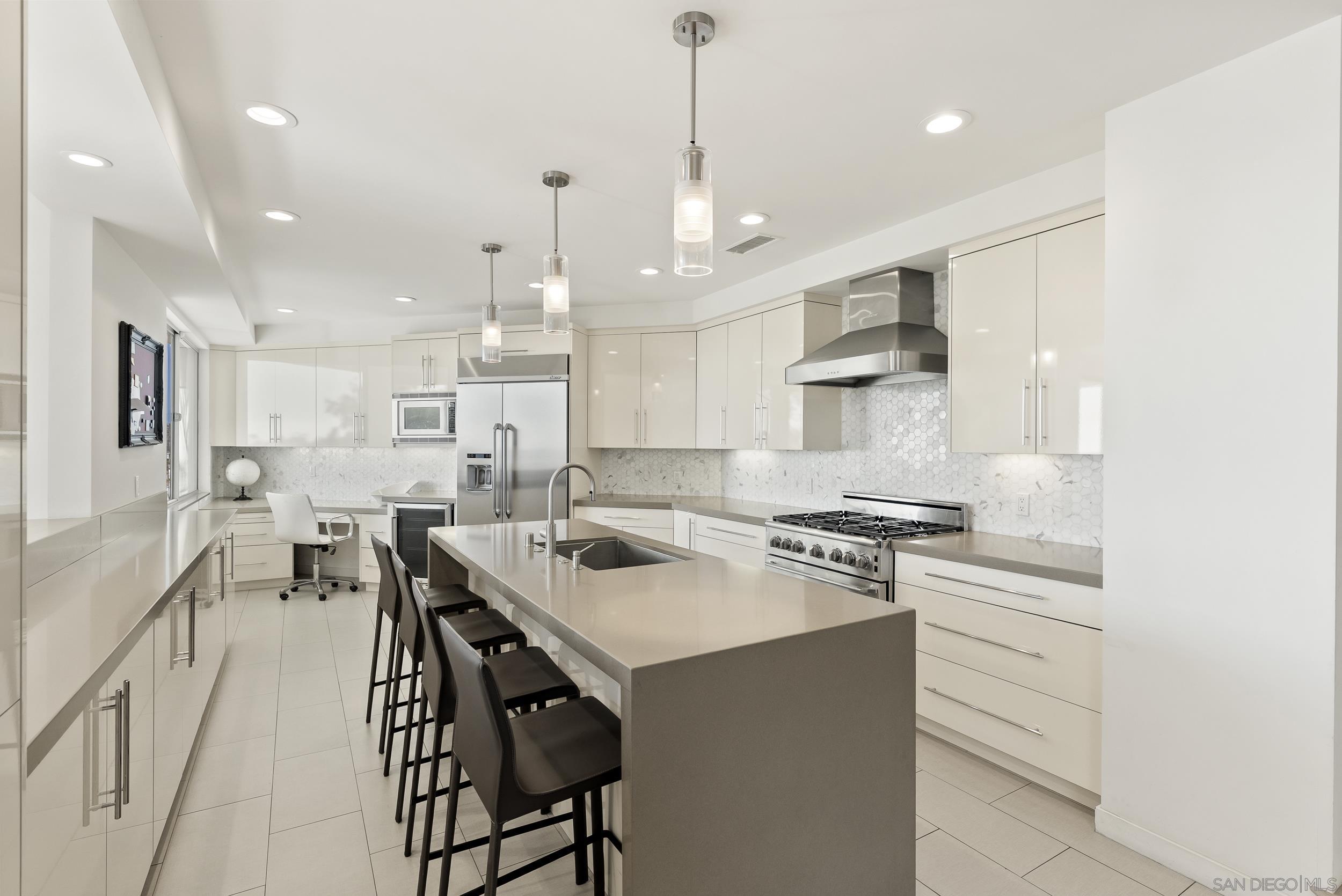 Detail Gallery Image 18 of 61 For 13721  Pine Needles, Del Mar,  CA 92014 - 4 Beds | 4/1 Baths