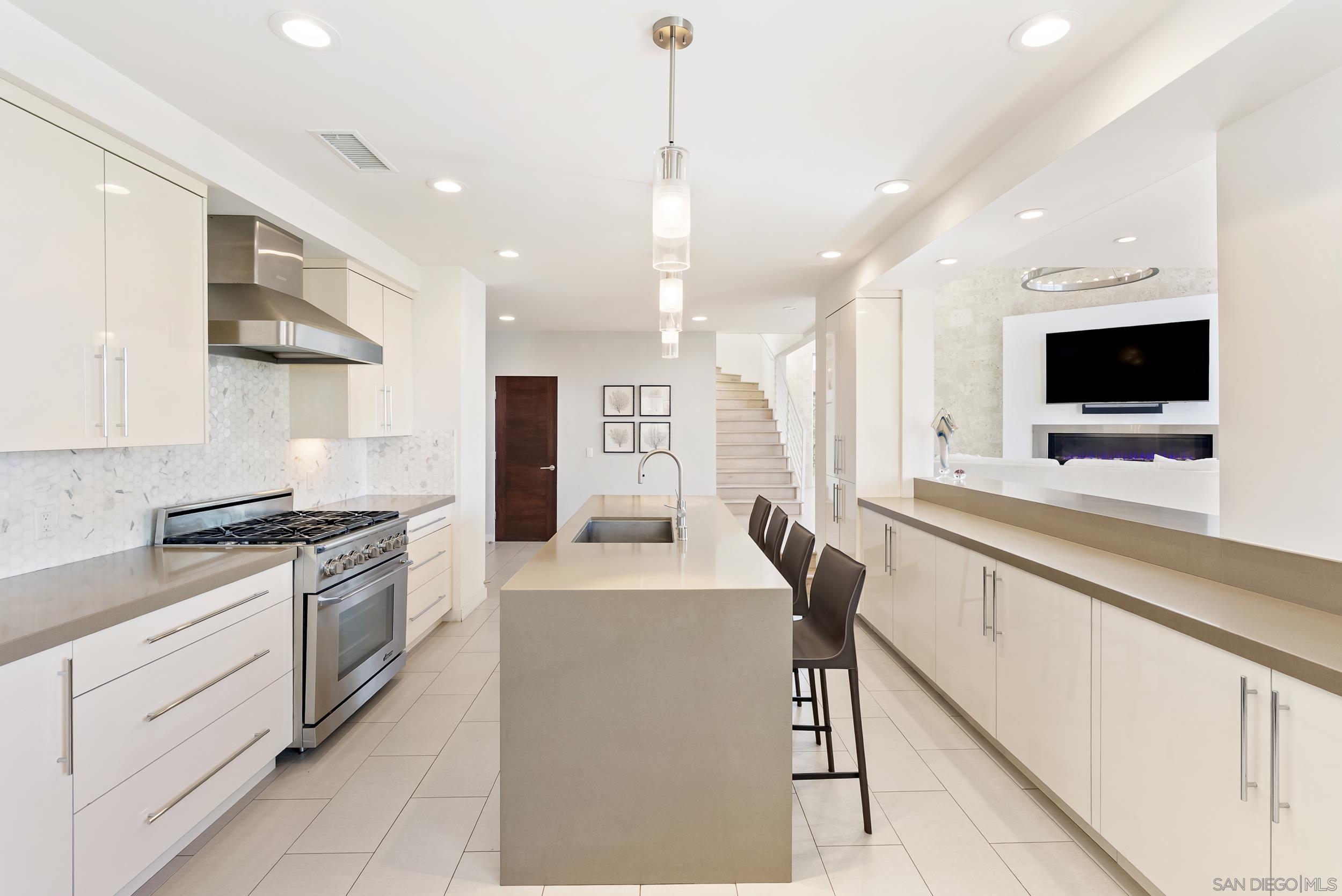 Detail Gallery Image 22 of 61 For 13721  Pine Needles, Del Mar,  CA 92014 - 4 Beds | 4/1 Baths