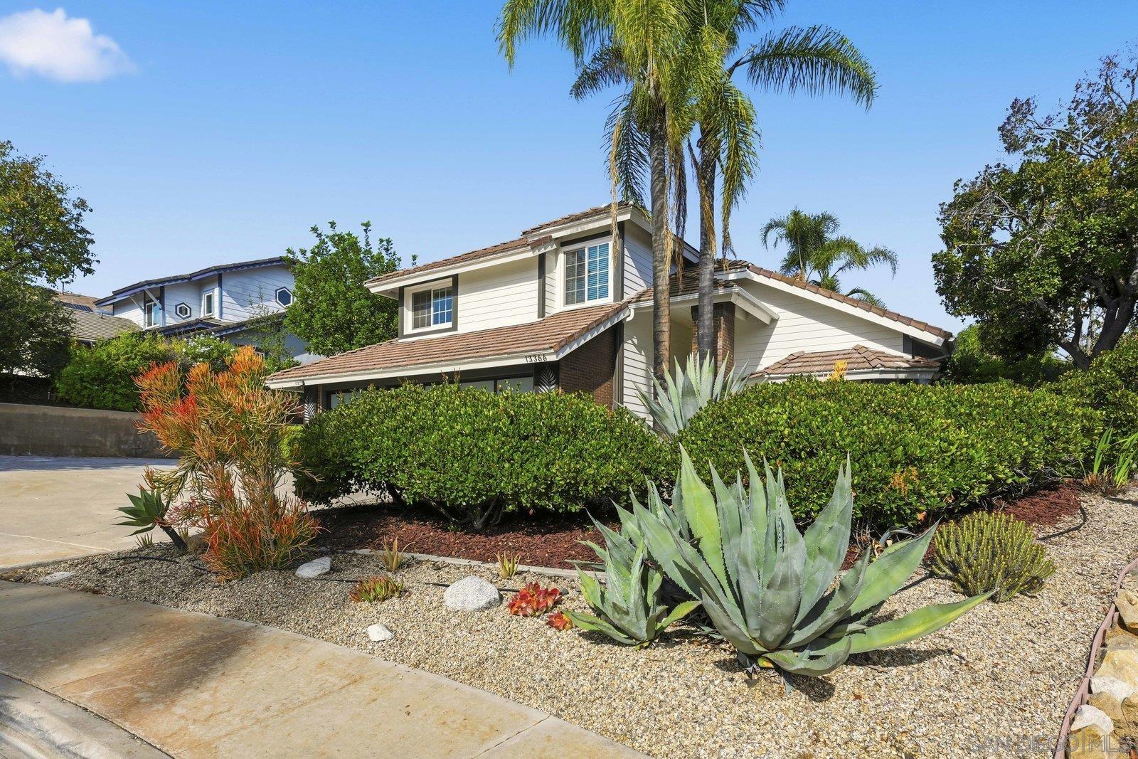 Detail Gallery Image 2 of 47 For 13366  Twin Circle Ct, Poway,  CA 92064 - 4 Beds | 2/1 Baths