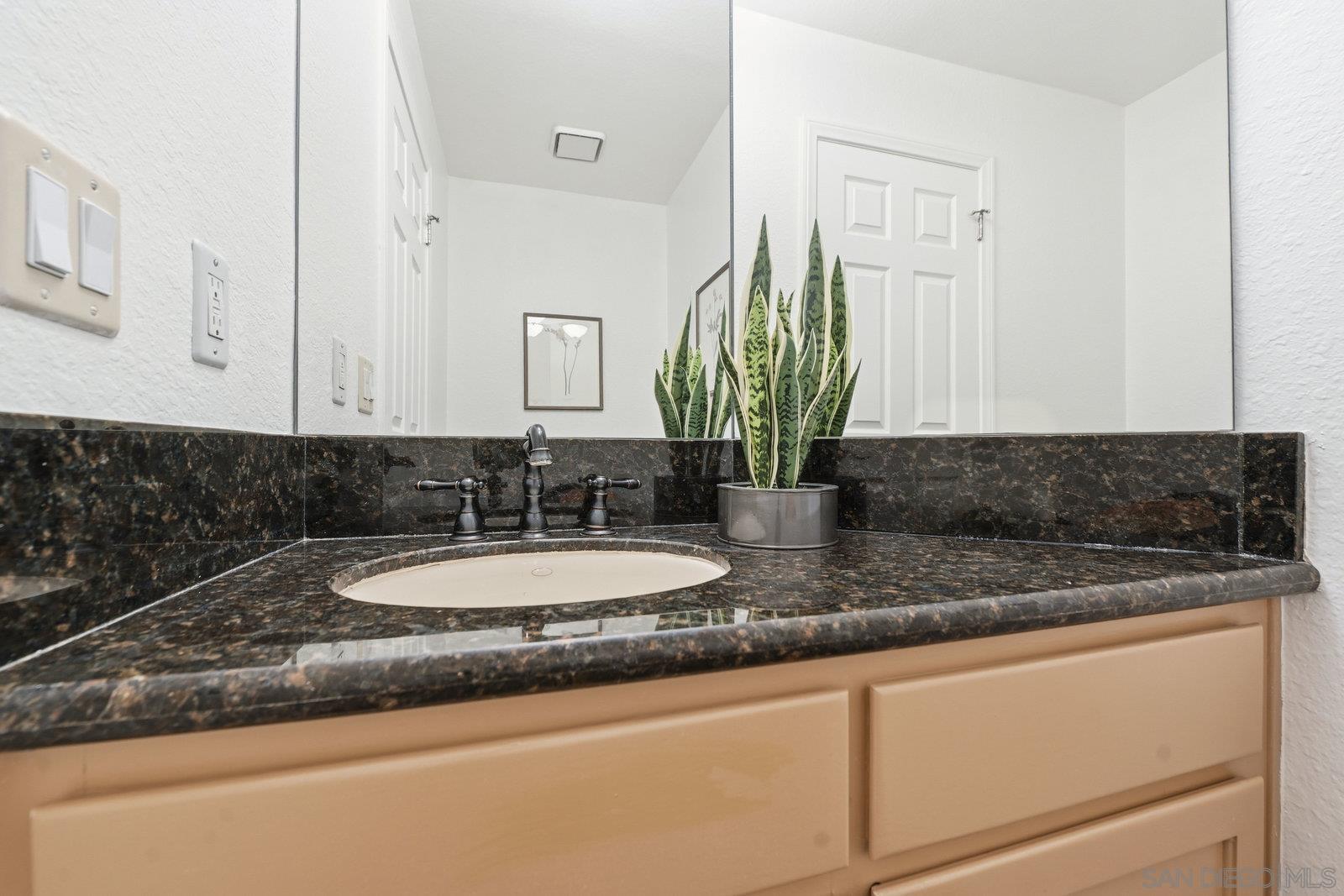 Detail Gallery Image 20 of 47 For 13366  Twin Circle Ct, Poway,  CA 92064 - 4 Beds | 2/1 Baths