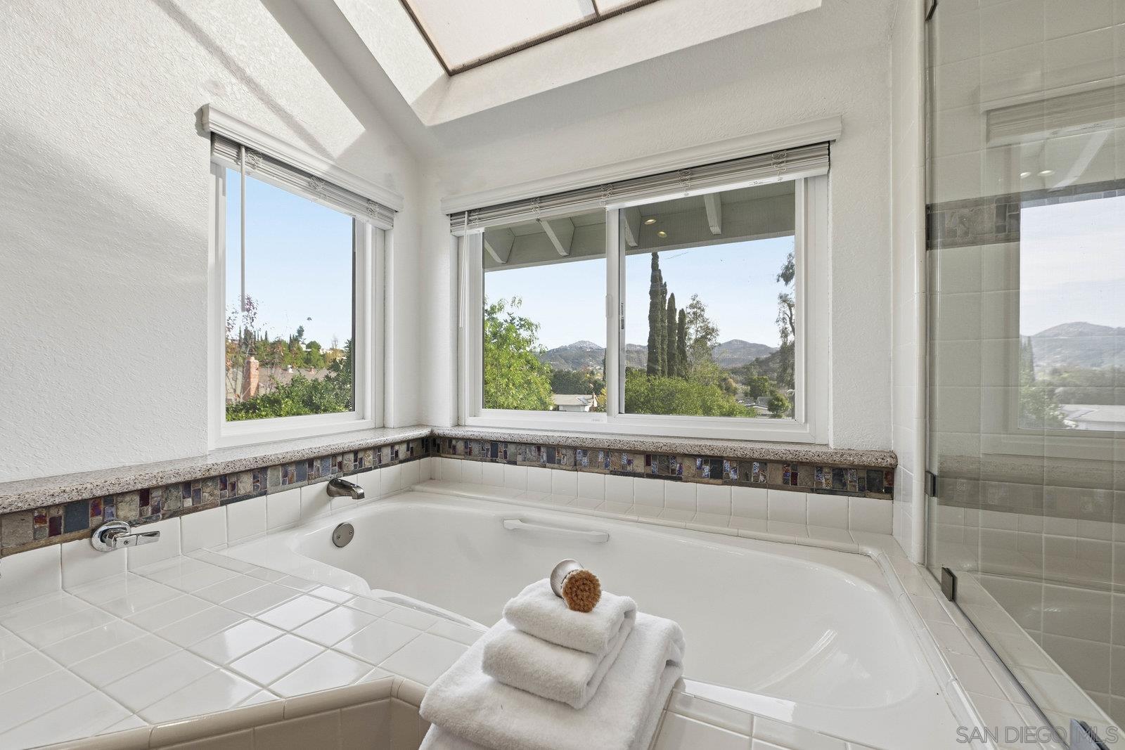 Detail Gallery Image 25 of 47 For 13366  Twin Circle Ct, Poway,  CA 92064 - 4 Beds | 2/1 Baths